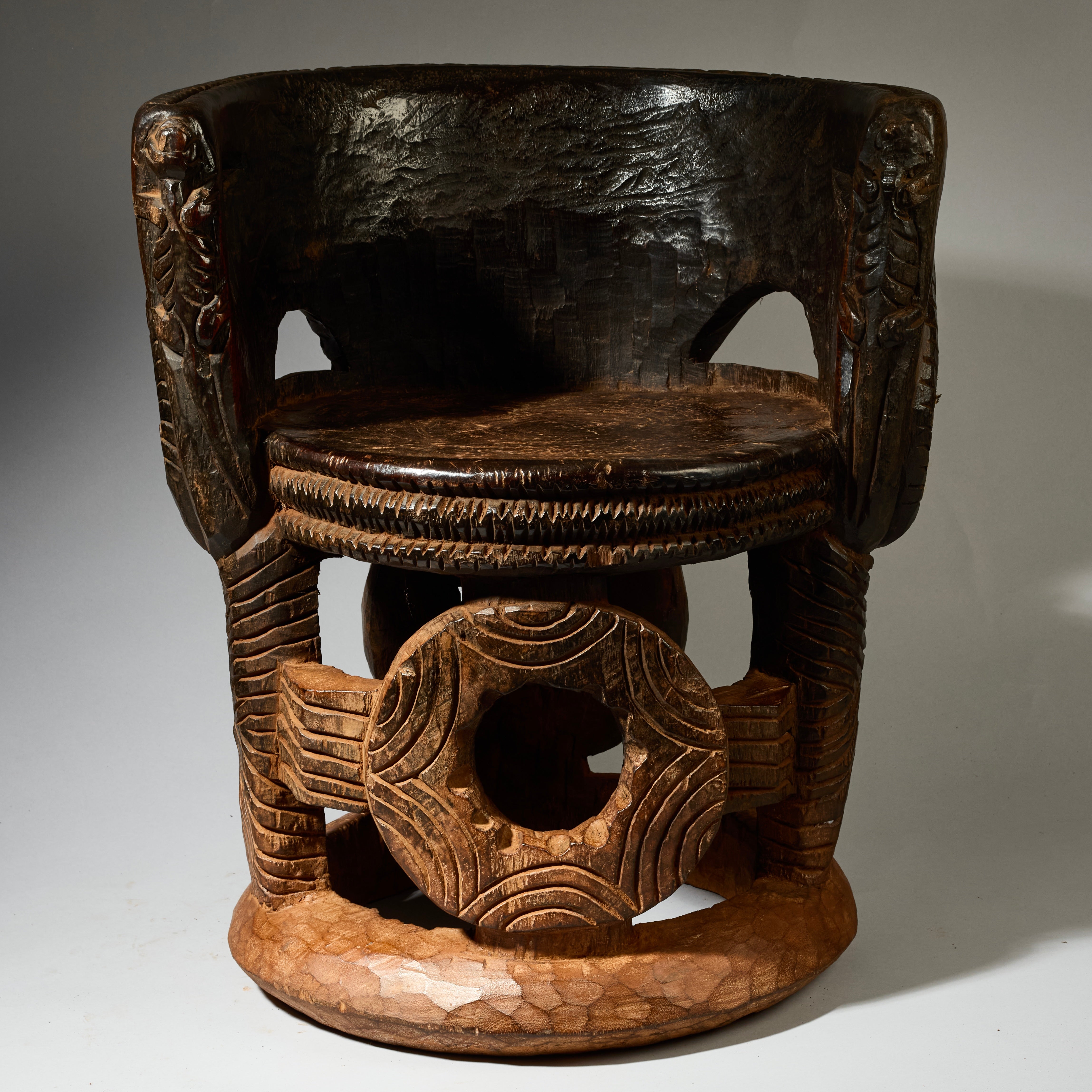 AN AMAZING ELABORATE CHAIR FROM THE BAMILEKE TRIBE OF CAMEROON W.AFRICA ( No 5117 ) (Copy)