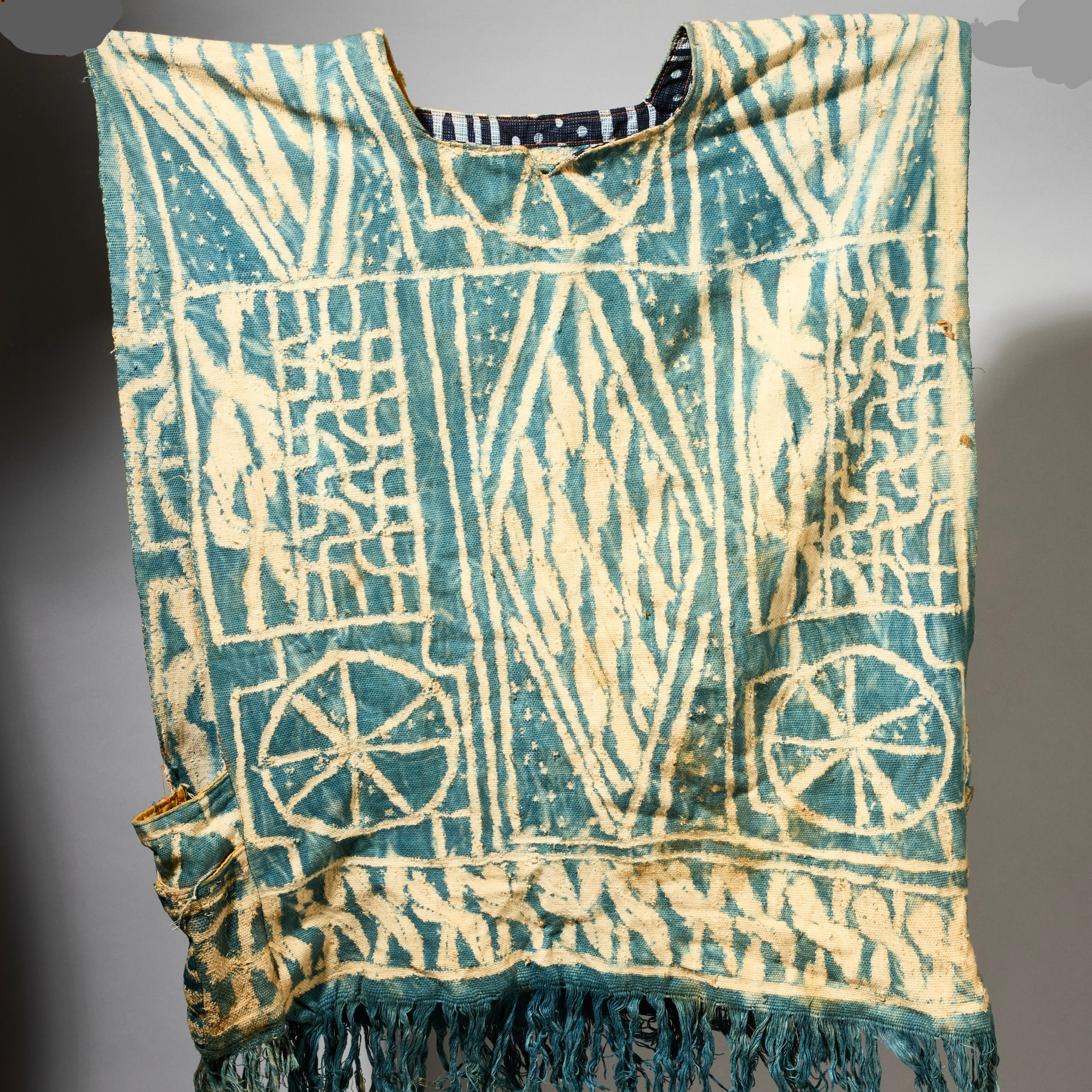 A WELL WORN TUNIC TOP OF NDOP CLOTH, BAMILEKE TRIBE CAMEROON ( No 5105 )