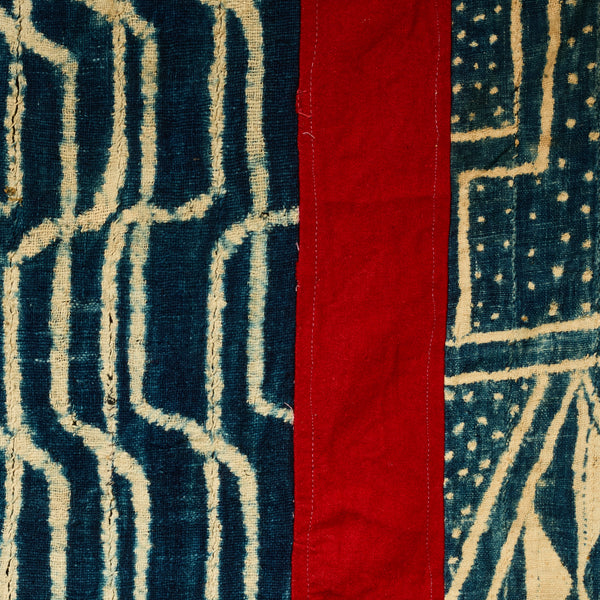 A GRAPHIC DESIGN NDOP PURE COTTON ANTIQUE TEXTILE, BAMILEKE TRIBE CAMEROON ( No 5072 )