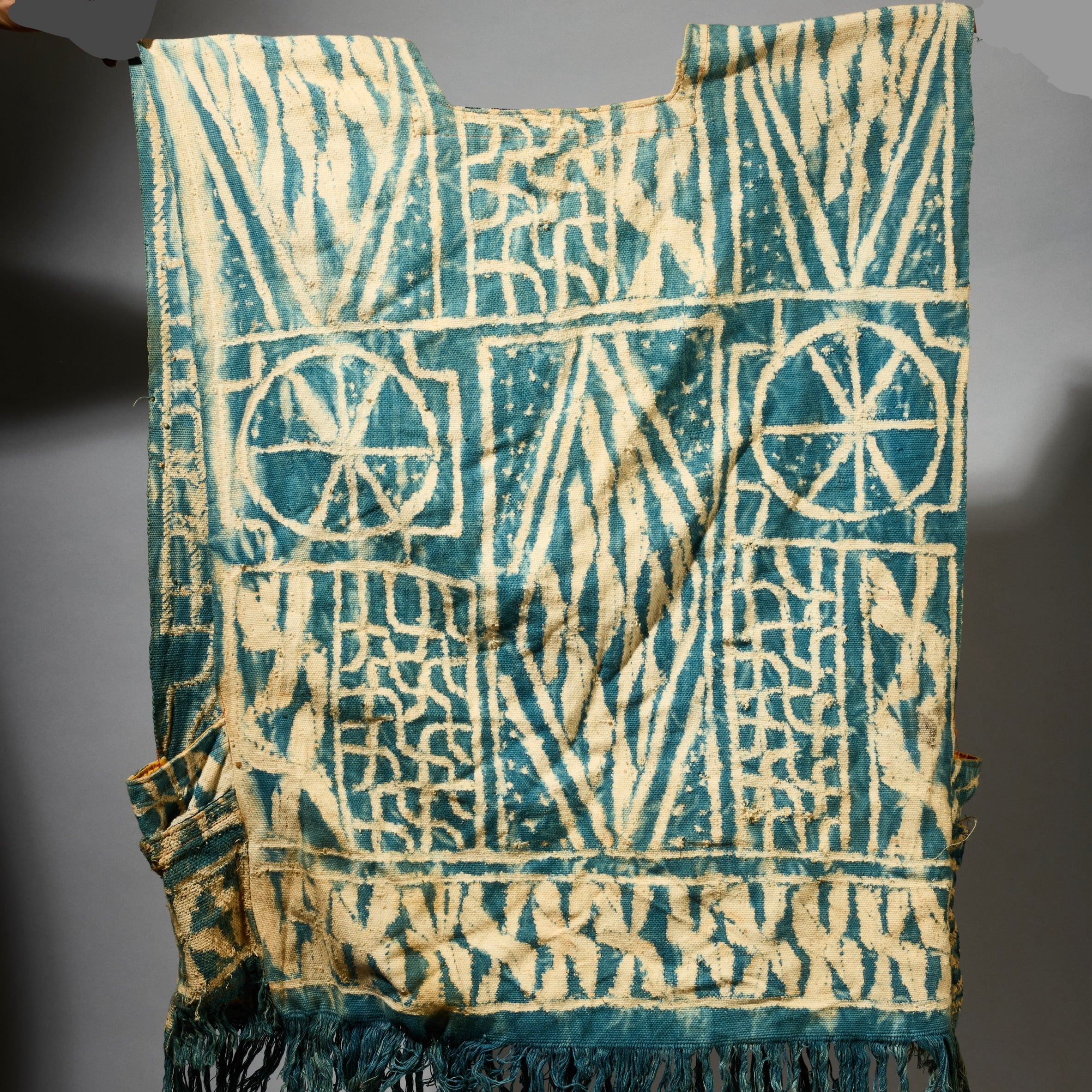 A WELL WORN TUNIC TOP OF NDOP CLOTH, BAMILEKE TRIBE CAMEROON ( No 5105 )