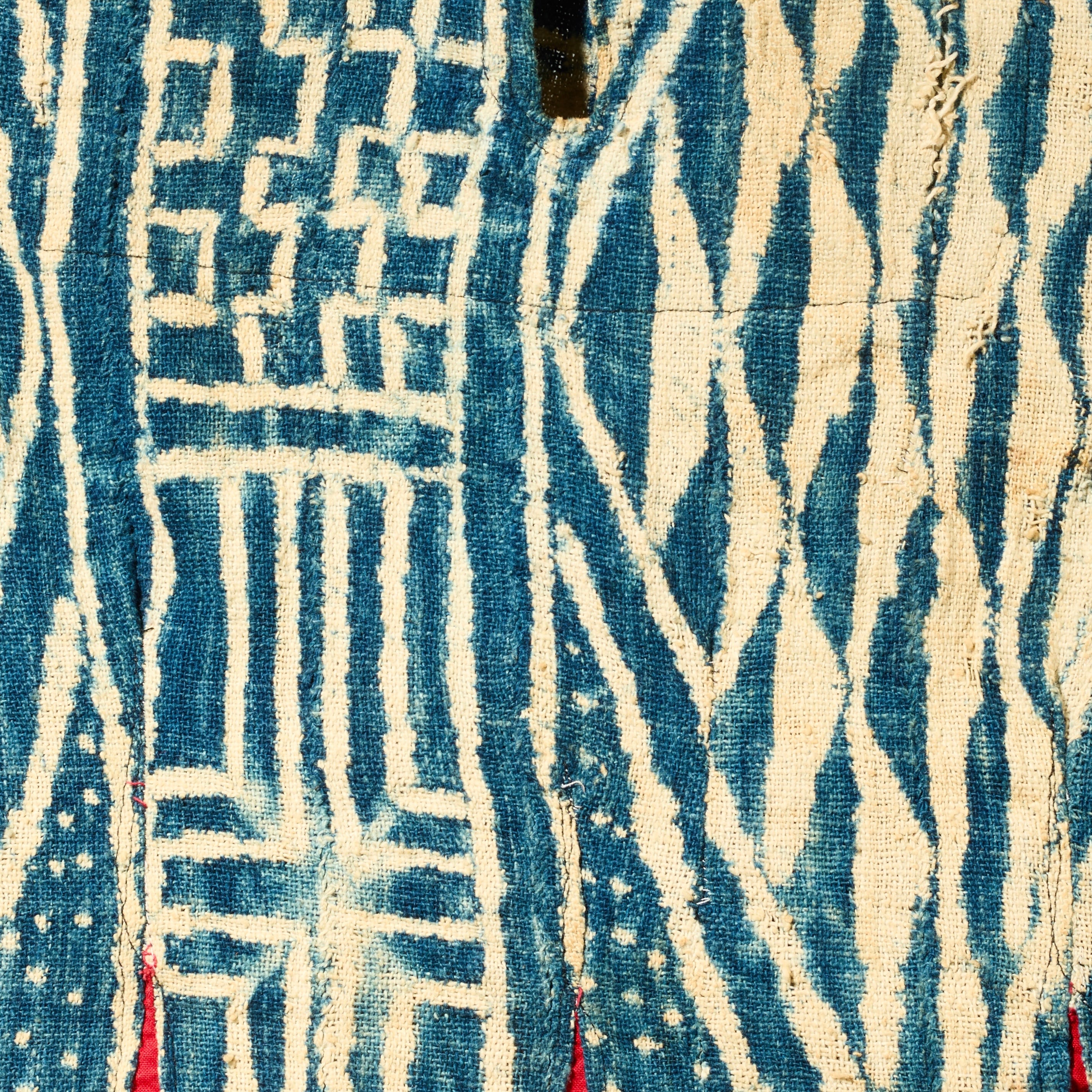 A PATINATED NDOP TUNIC WITH WATERY DESIGN, BAMILEKE TRIBE OF CAMEROON ( No 5106 )