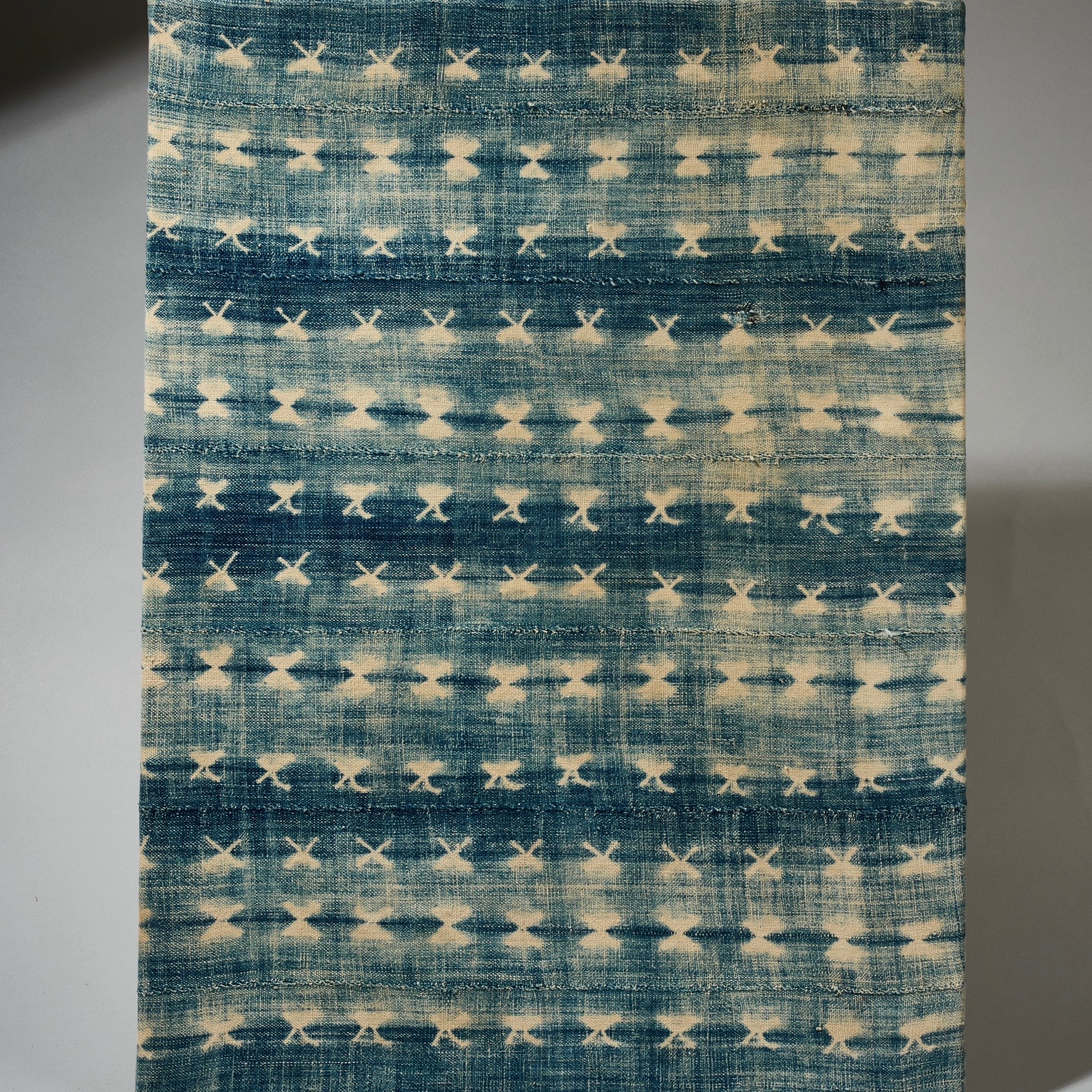 A PRETTY  MOUNTED CLOTH, MOSSI TRIBE OF BURKINA  ( No 5078 )