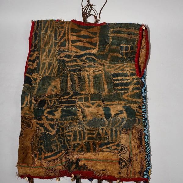 AN ARTISTIC BEADED SHIRT WITH NDOP TRIM, BAMILEKE TRIBE OF CAMEROON ( No 5113 )