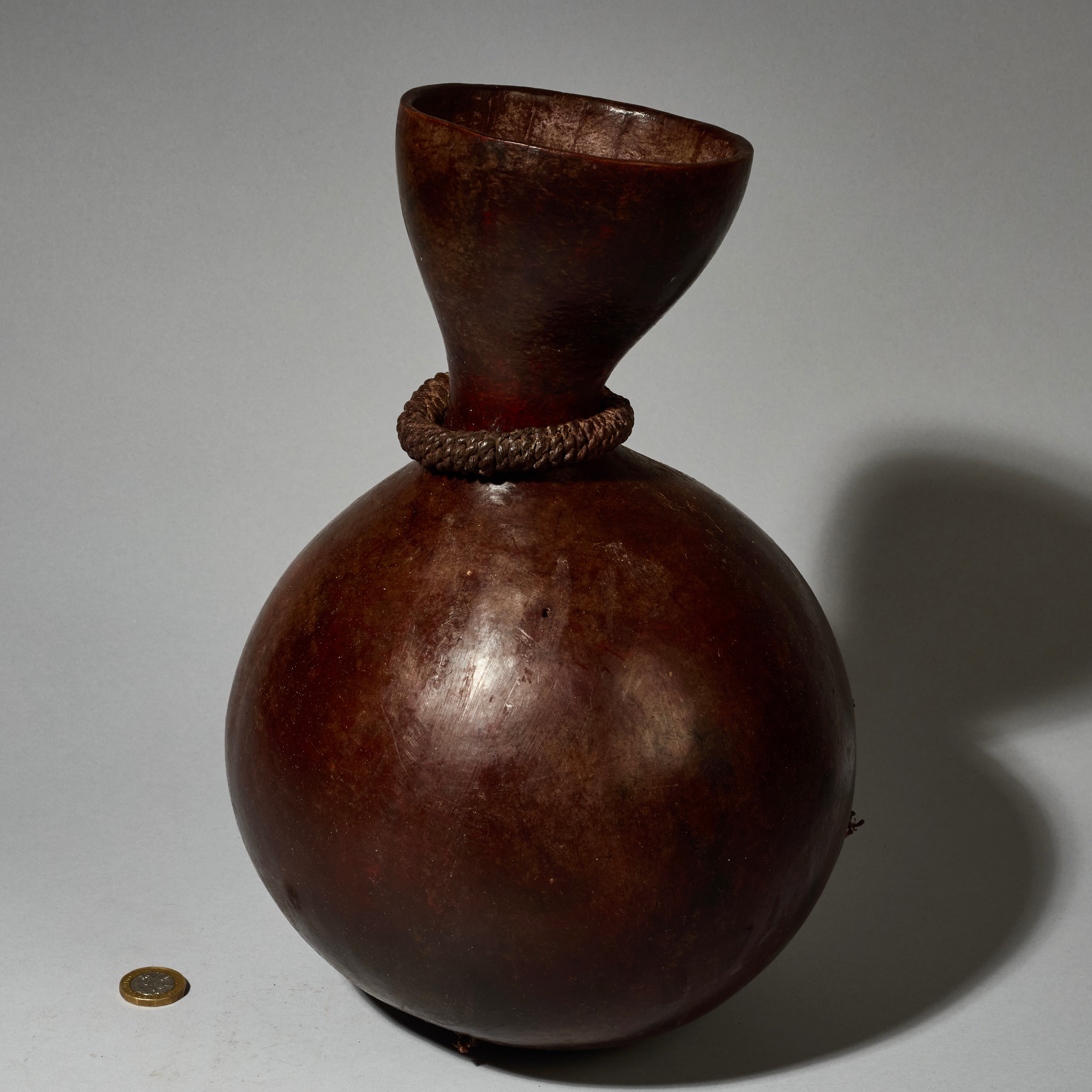 A PLUMP SMALL GOURD VESSEL BURKINA FASO ( No 5137 )