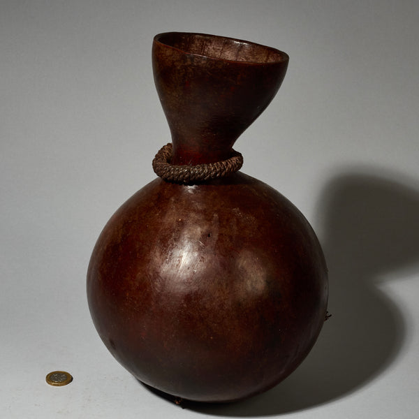 A PLUMP SMALL GOURD VESSEL BURKINA FASO ( No 5137 )