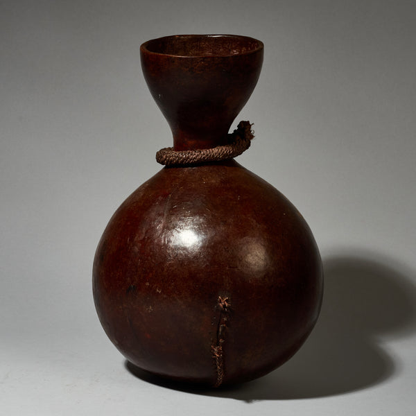 A PLUMP SMALL GOURD VESSEL BURKINA FASO ( No 5137 )