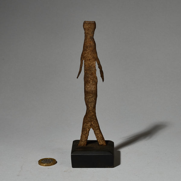 A SMALL IRON FIGURE  FROM LOBI TRIBE BURKINA FASO ( No 5148 )