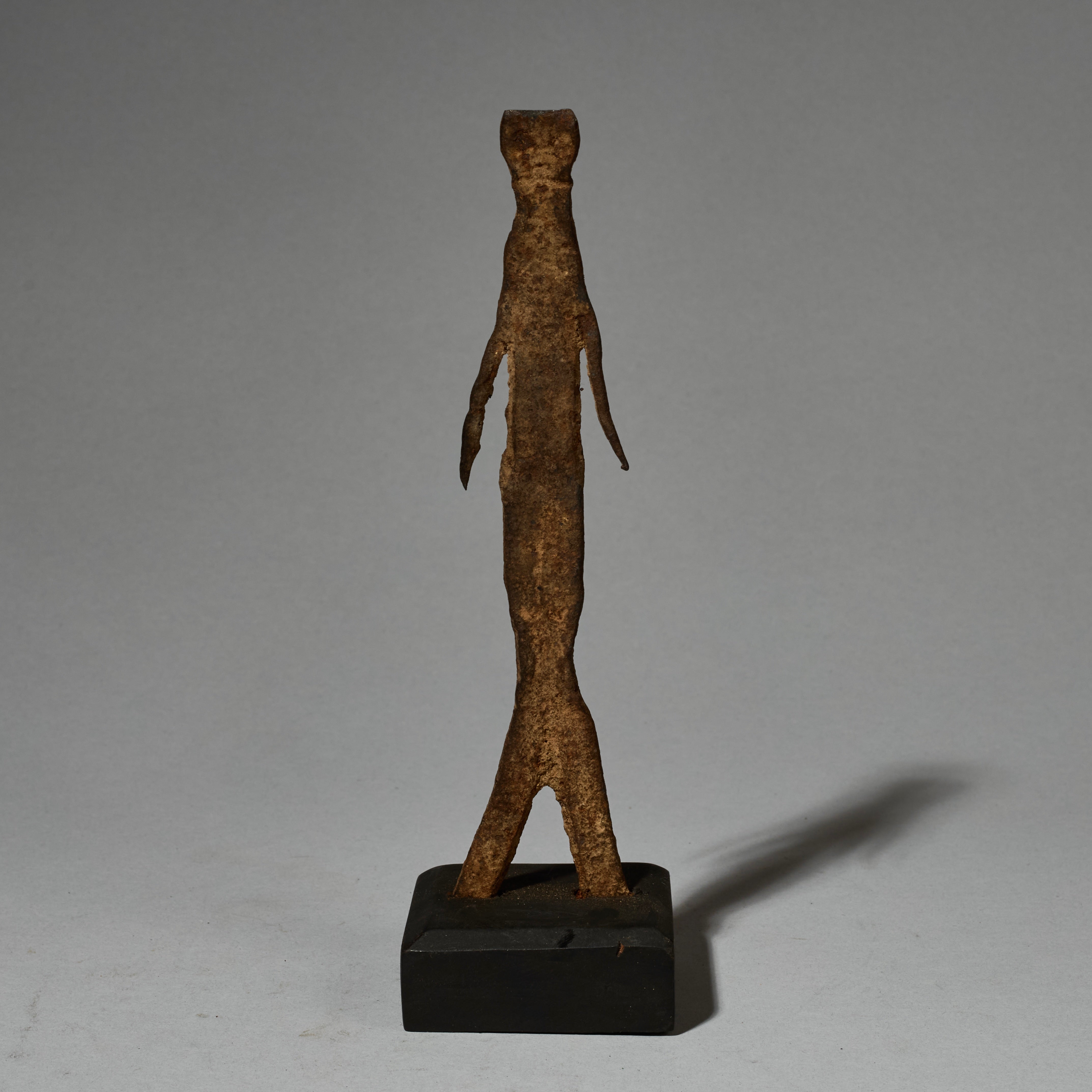 A SMALL IRON FIGURE  FROM LOBI TRIBE BURKINA FASO ( No 5148 )