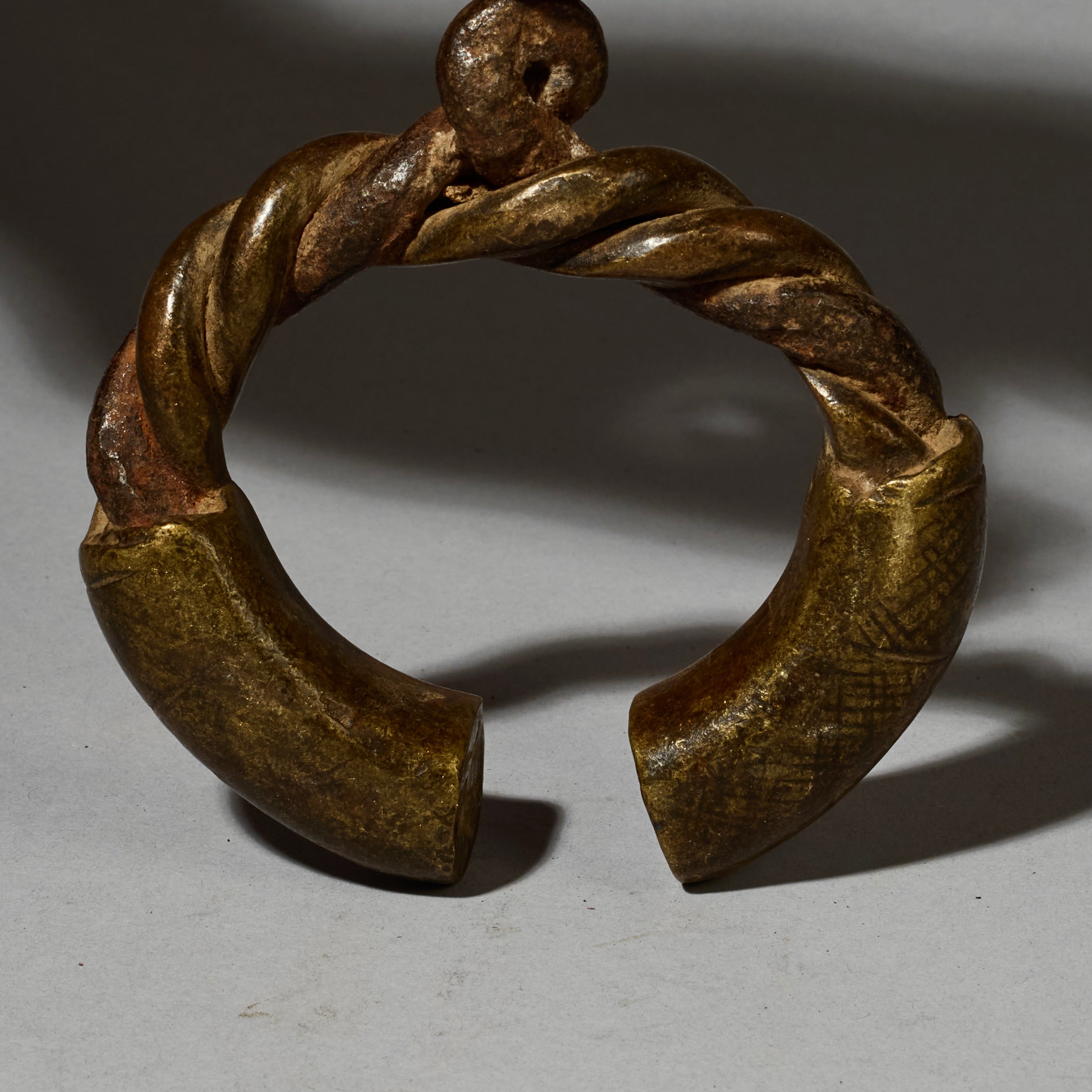 A UNIQUE  BRONZE BRACELET, SENOUFO TRIBE BURKINA FASO  ( No 5120 )