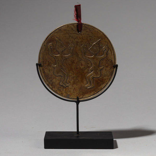 A PRETTY PECTORAL DISC FROM NIAS PEOPLE, INDONESIA ( No 1894)