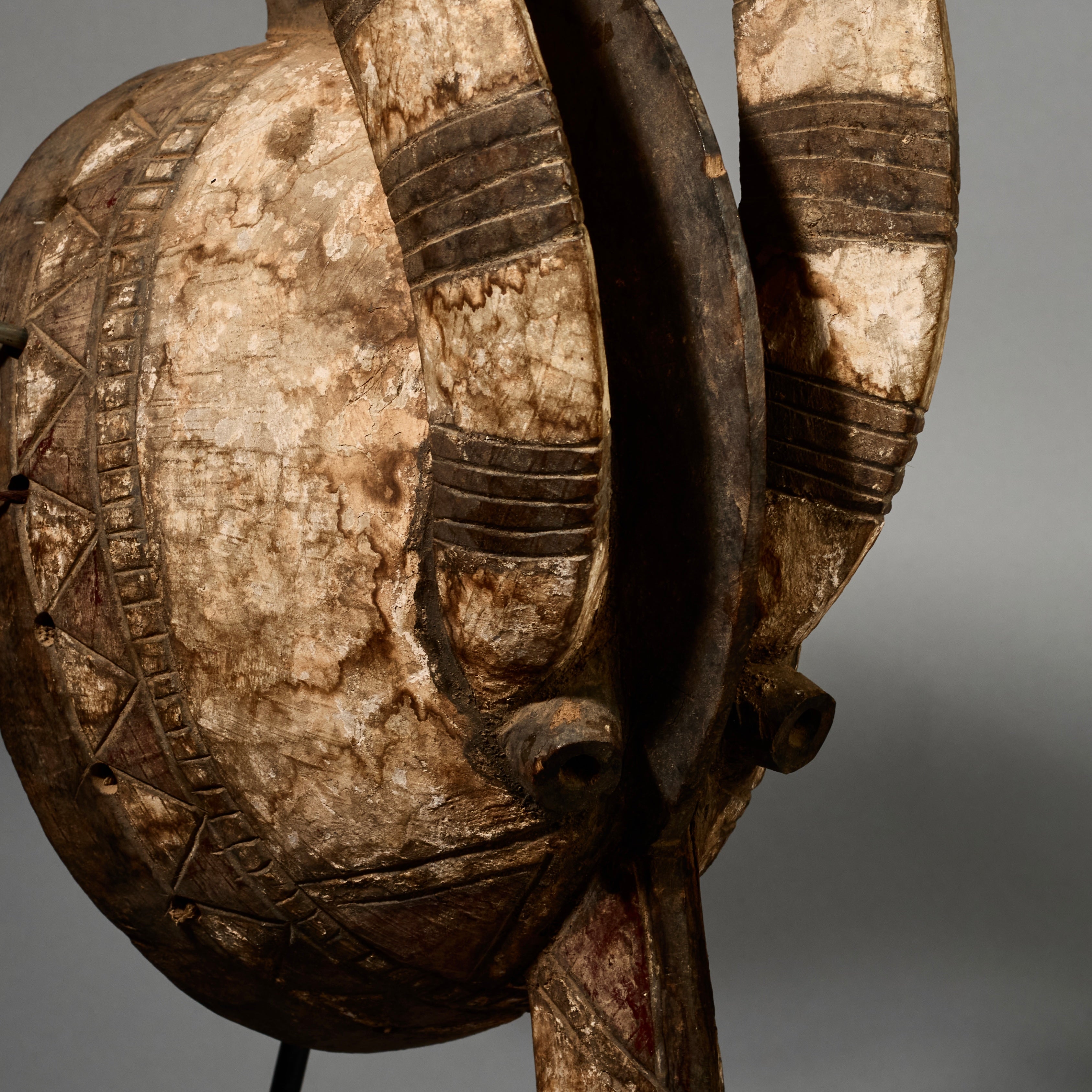 AN ANTHROPOMORPHIC ANTELOPE/ANTEATER MASK  , MOSSI TRIBE BURKINA  FASO W AFRICA (No 5163 )