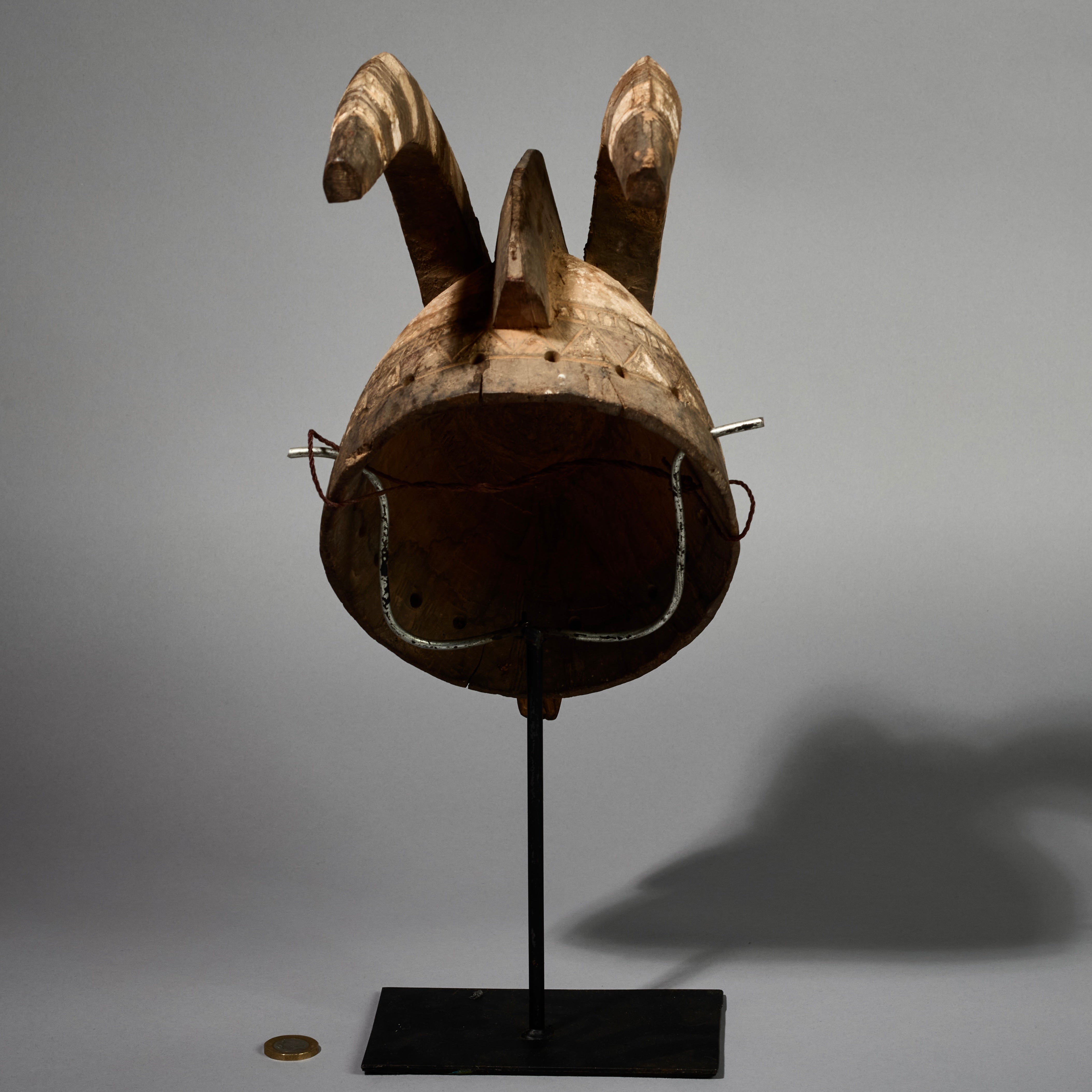AN ANTHROPOMORPHIC ANTELOPE/ANTEATER MASK  , MOSSI TRIBE BURKINA  FASO W AFRICA (No 5163 )