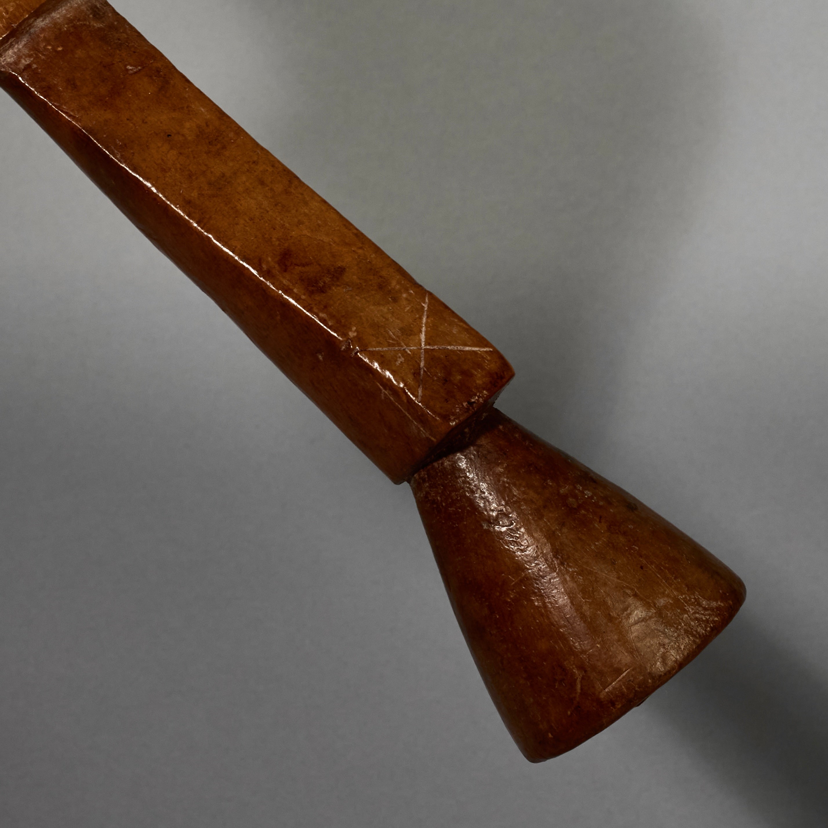 A WELL PATINATED, SHAPELY GURO TRIBE SPOON FROM IVORY COAST  ( No 5139 )