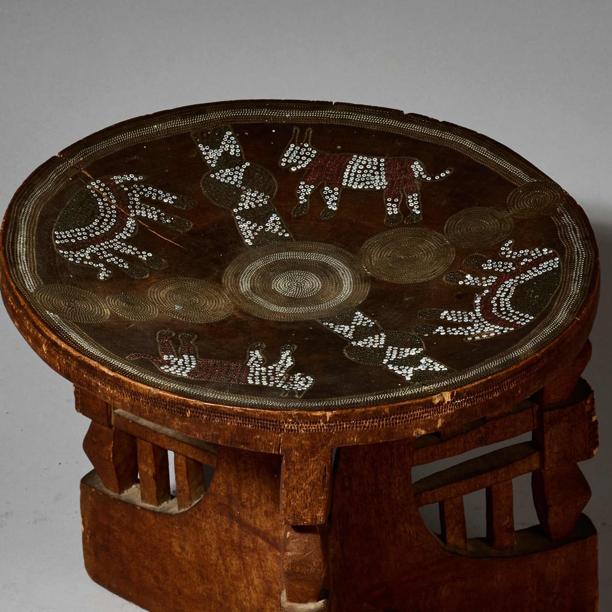 A MAGNIFICENT KAMBA STOOL, FROM KENYA EAST AFRICA ( No 5178)