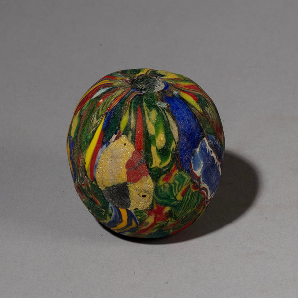 A FASCINATING GLASS BEAD FROM JAVA( No 1928)