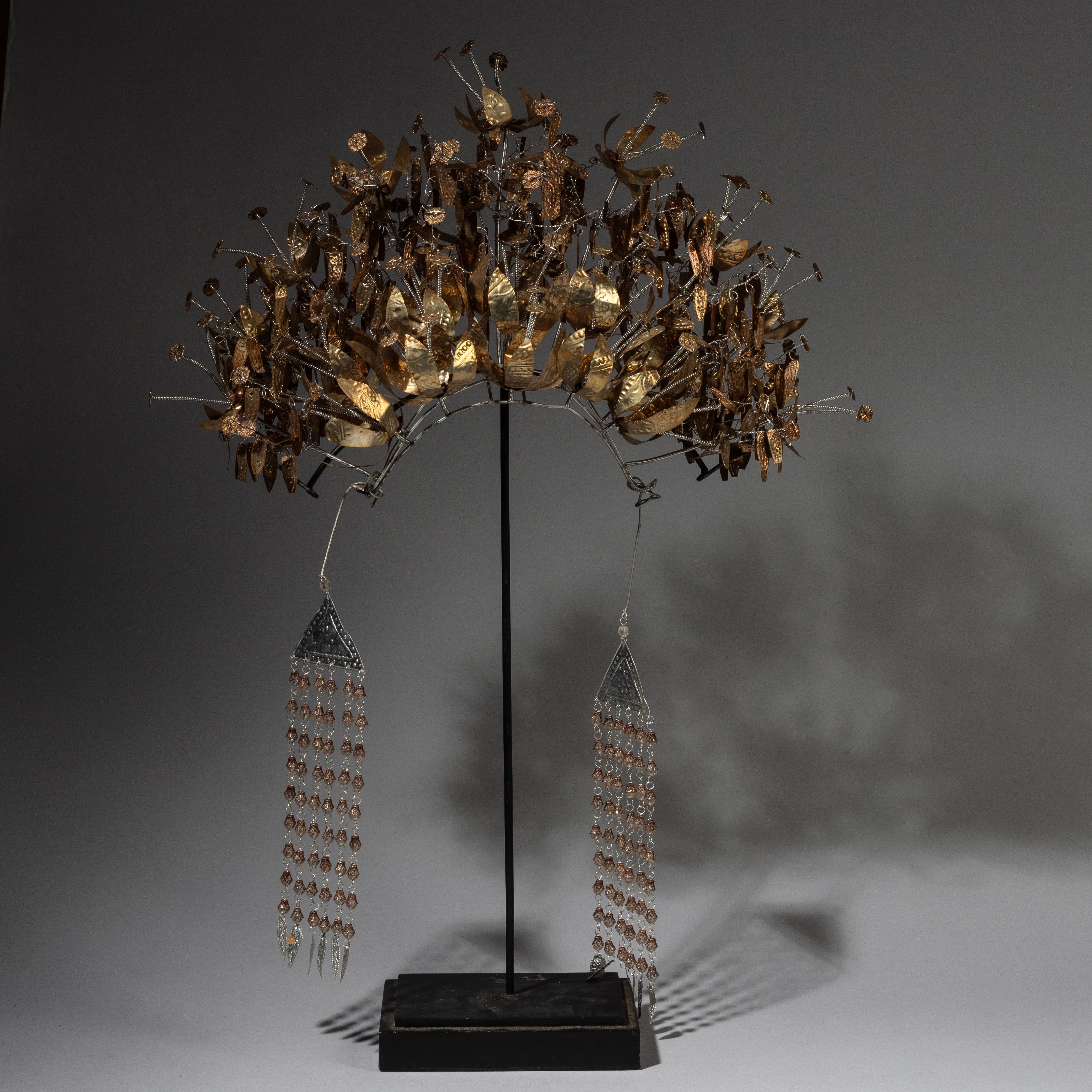 A SPACIAL WEDDING GOLD 'CROWN' HEADDRESS FROM BALI INDONESIA( No 1914)