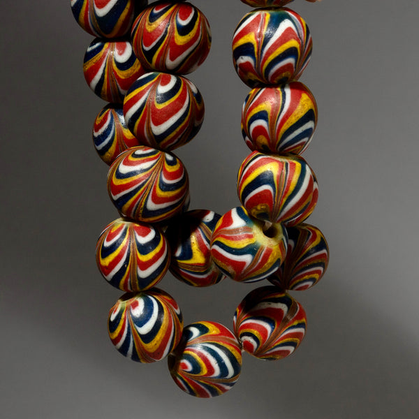 AN OUTSTANDING STRING OF LARGE STRIPED BEADS, JAVA INDONESIA ( No 1926)