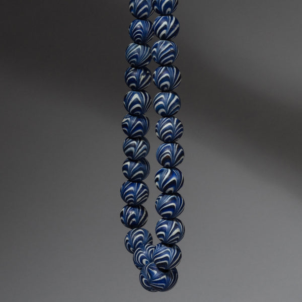 A BLUE +WHITE HUMBUG STRIPED NECKLACE WITH LARGE BEADS, JAVA INDINESIA ( No 1925)