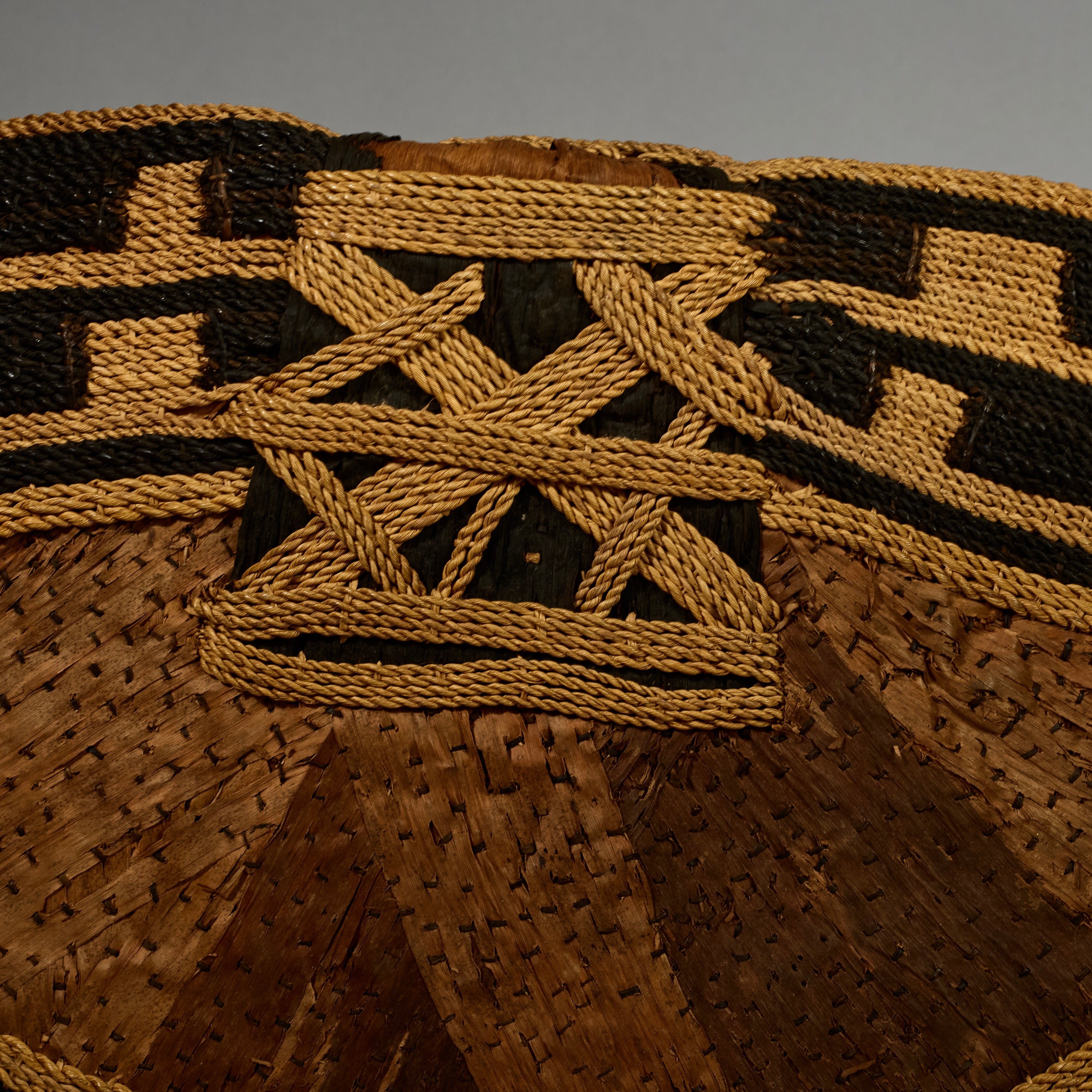 A SPECTACULAR ANTIQUE BARK BUTTOCK ADORNMENT, EX UK COLL. MANGBETU  TRIBE OF THE CONGO( No 5169  )