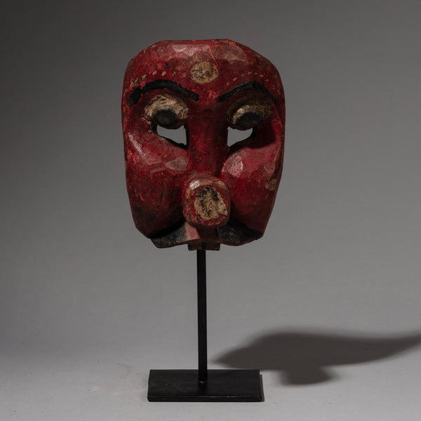 A TRADITIONAL PIGGY JAVANESE TOPENG MASK FROM INDONESIA ( No 1933)
