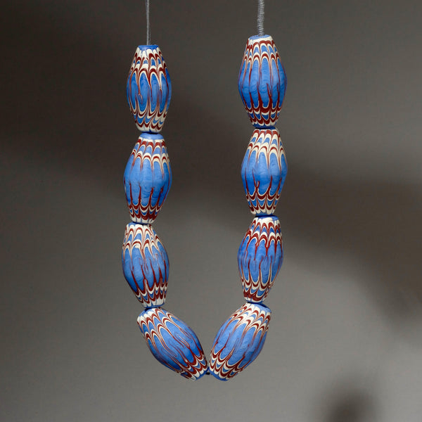 A LARGE PERIWINKLE BLUE GLASS BEAD “CHEVRON” NECKLACE  FROM JAVA ( No 1868)
