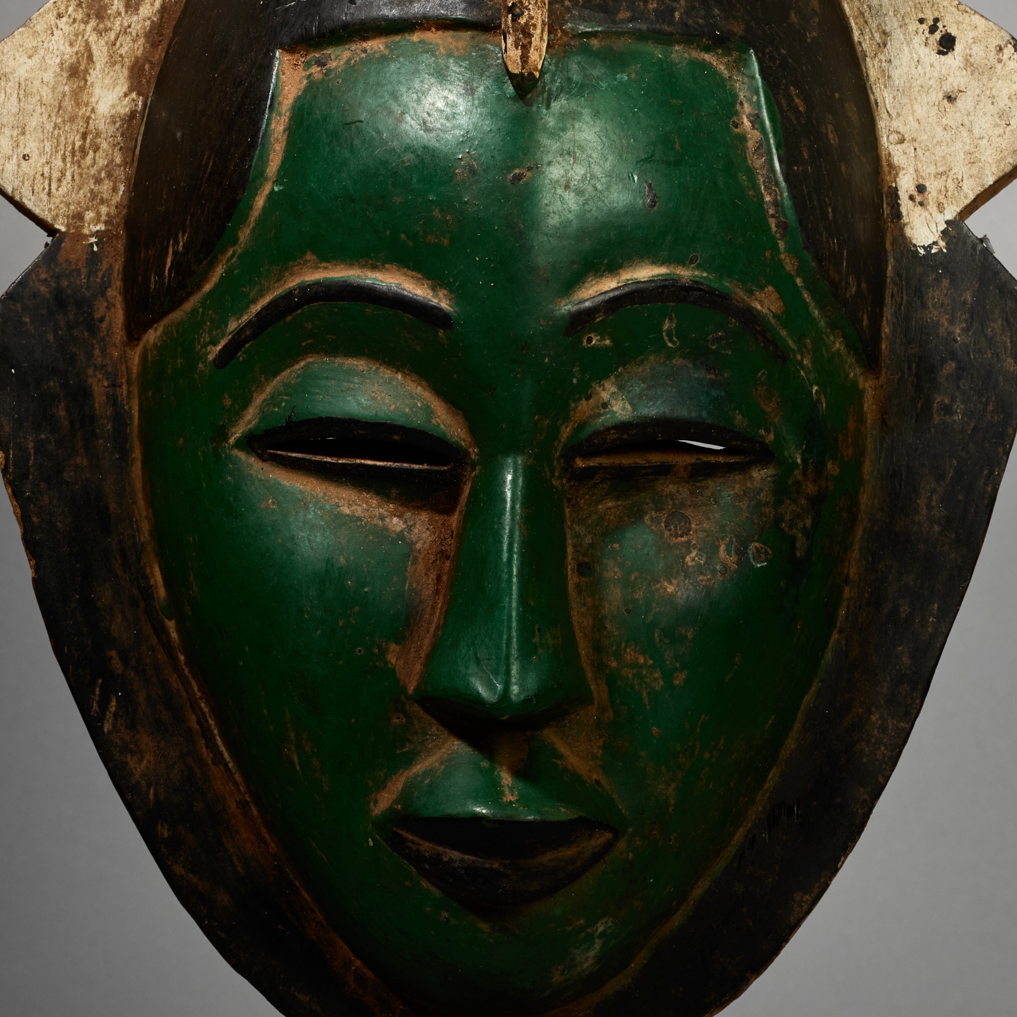 A GORGEOUS GREEN GURO MASK WITH BIRD,  FROM THE IVORY COAST W AFRICA ( No 5152)