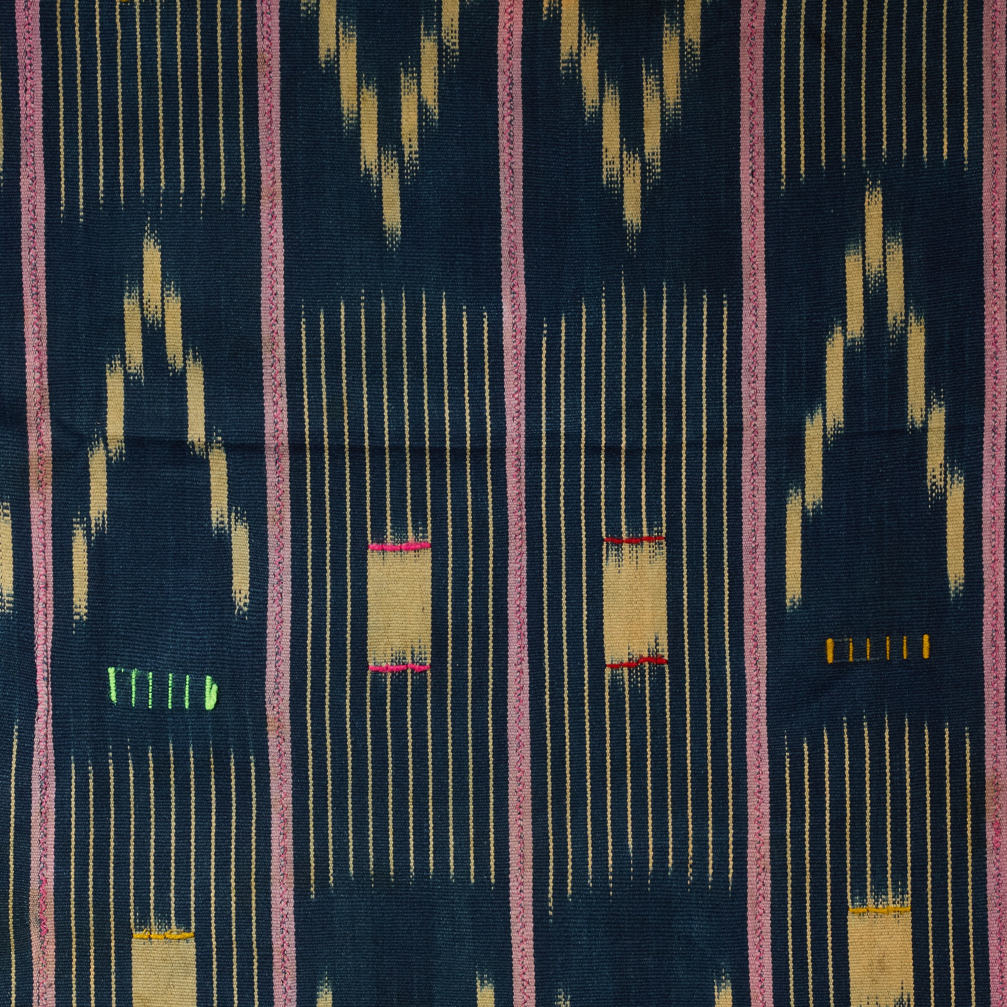 A BEAUTEOUS BAULE TRIBE WOMANS CLOTH, IVORY COAST  ( No 5143 )