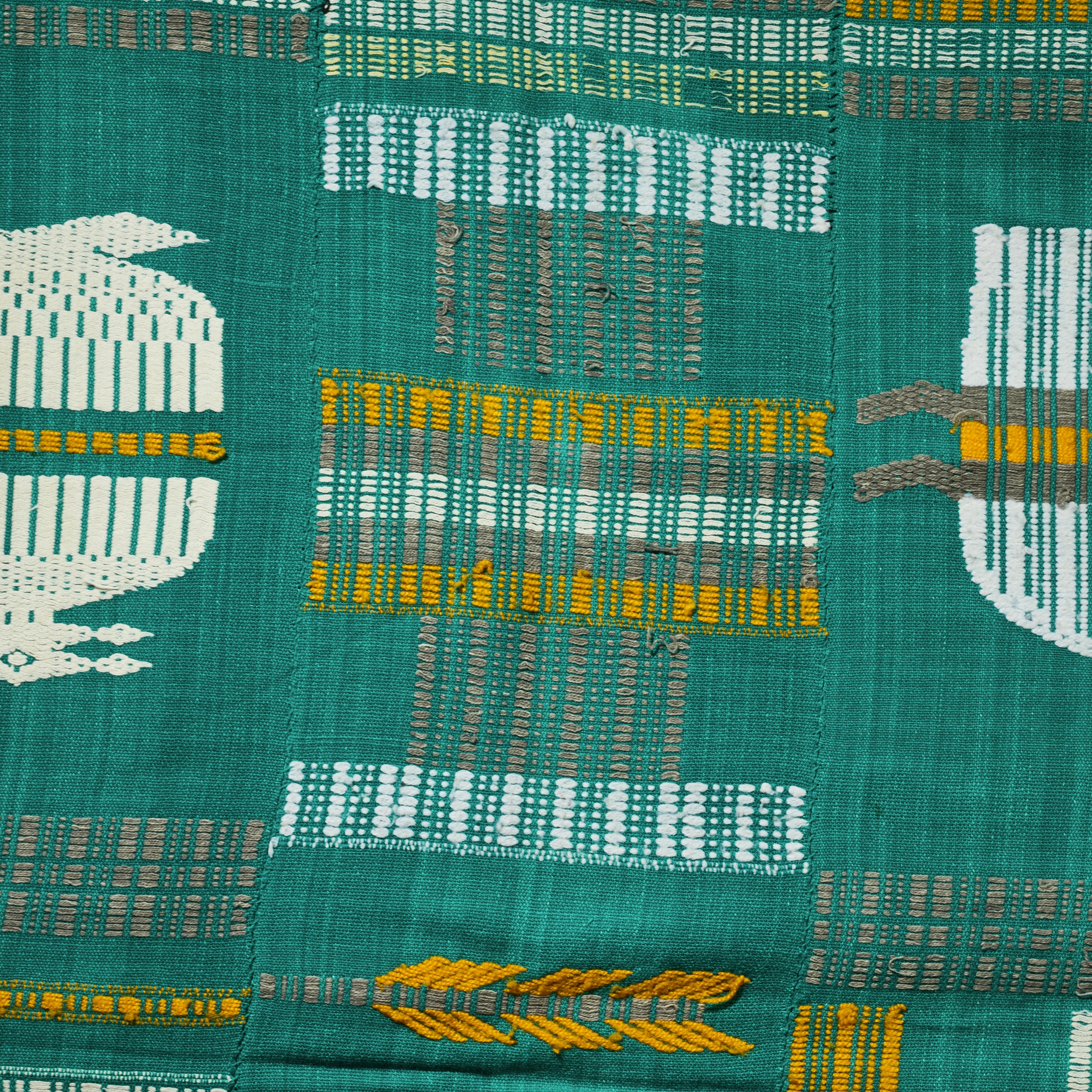 A UNUSUAL GRAPHIC BAULE TRIBE WOMANS CLOTH, IVORY COAST  ( No 5144 )