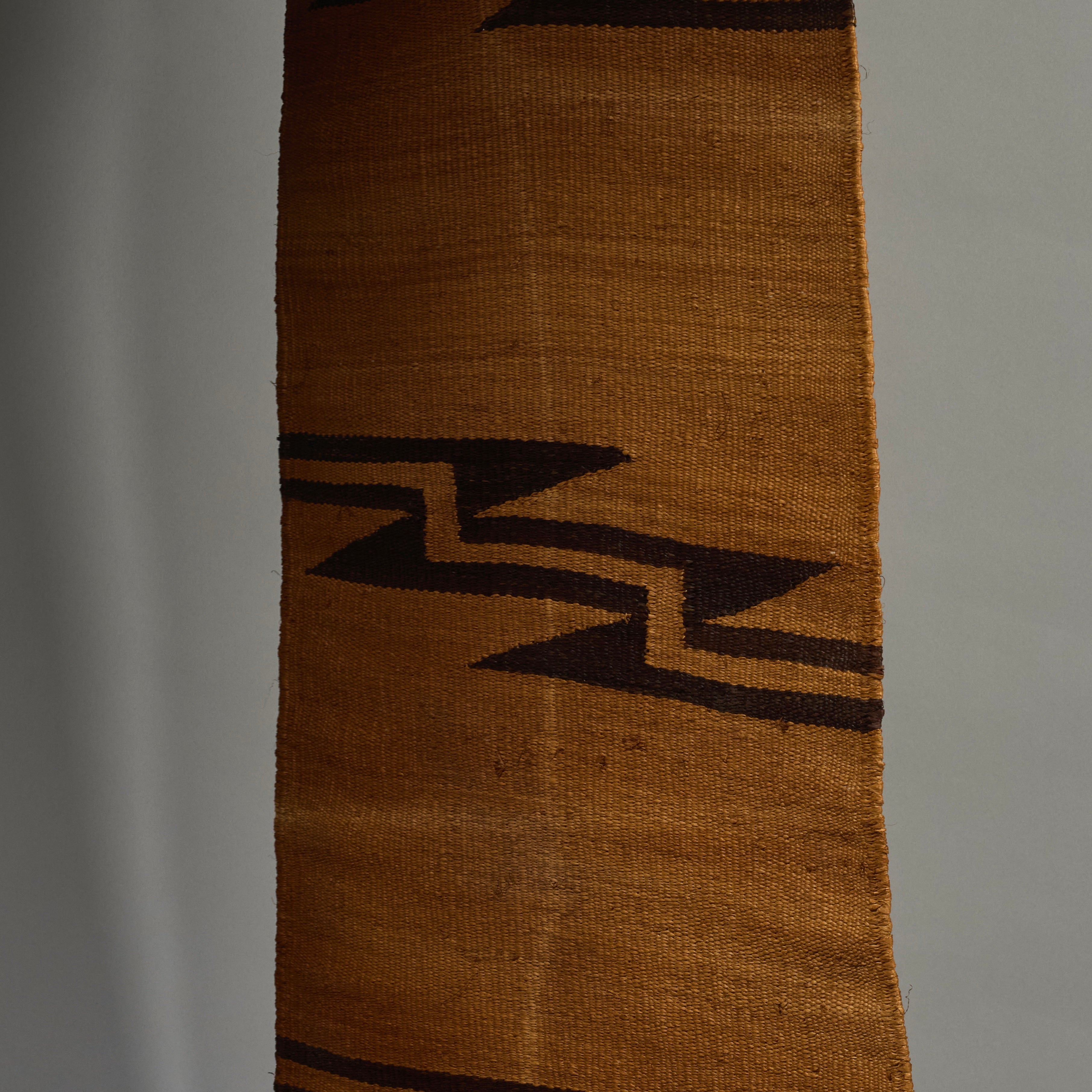 A REFINED GRAPHIC  WOVEN GRASS  TUTSI TRIBE MAT FROM RWANDA( No 5129 )