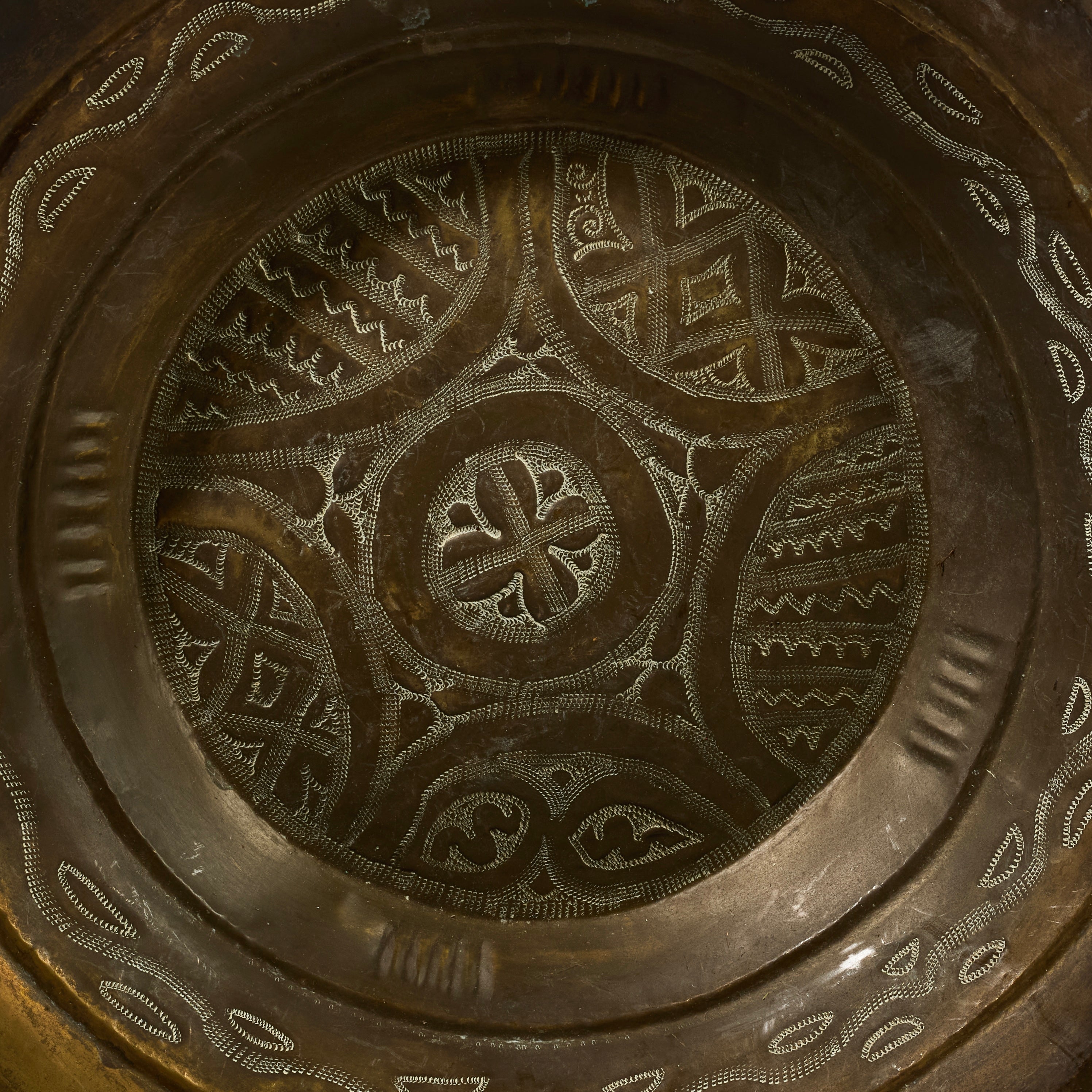 A SOPHISTICATED BRONZE PRESTIGE PLATE FROM NIGERIA  W.AFRICA( No 5251 )