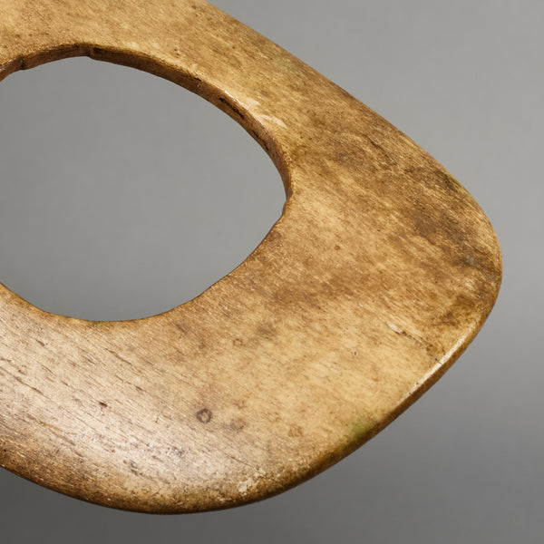AN ICONIC BONE  BRACELET FROM GURUNSI TRIBE , BURKINA FASO  ( No 6238 )