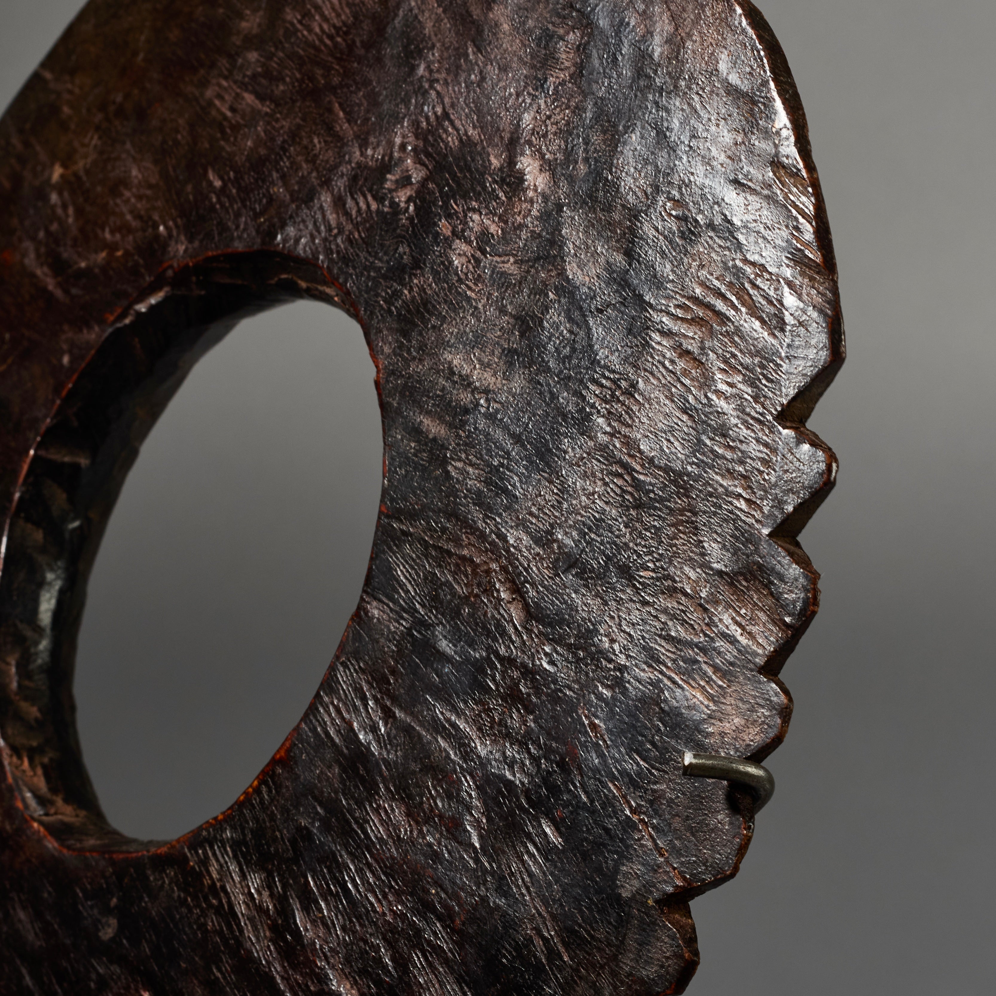 A MASSIVE WOODEN BRACELET FROM GURUNSI TRIBE , BURKINA FASO  ( No 6237 )