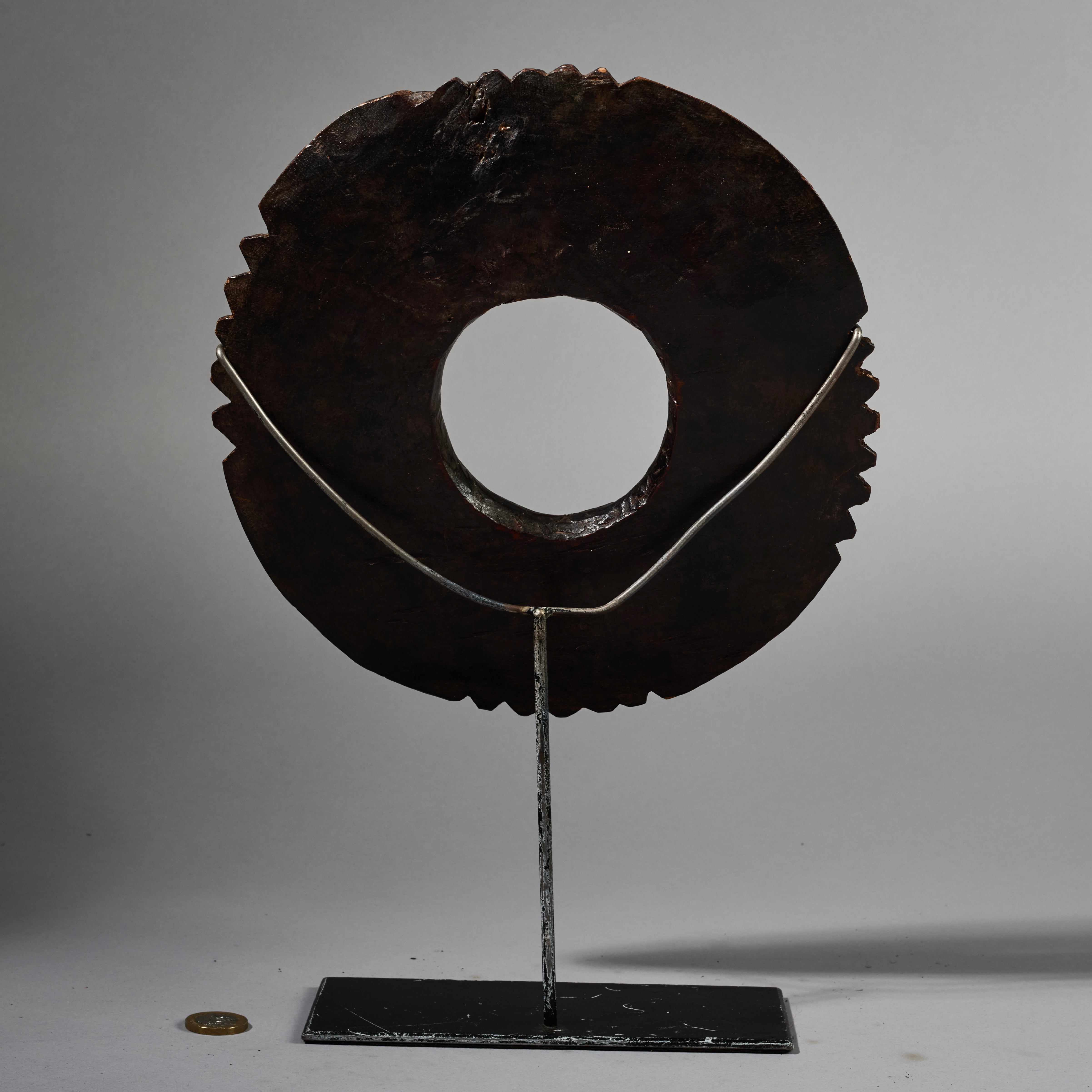 A MASSIVE WOODEN BRACELET FROM GURUNSI TRIBE , BURKINA FASO  ( No 6237 )