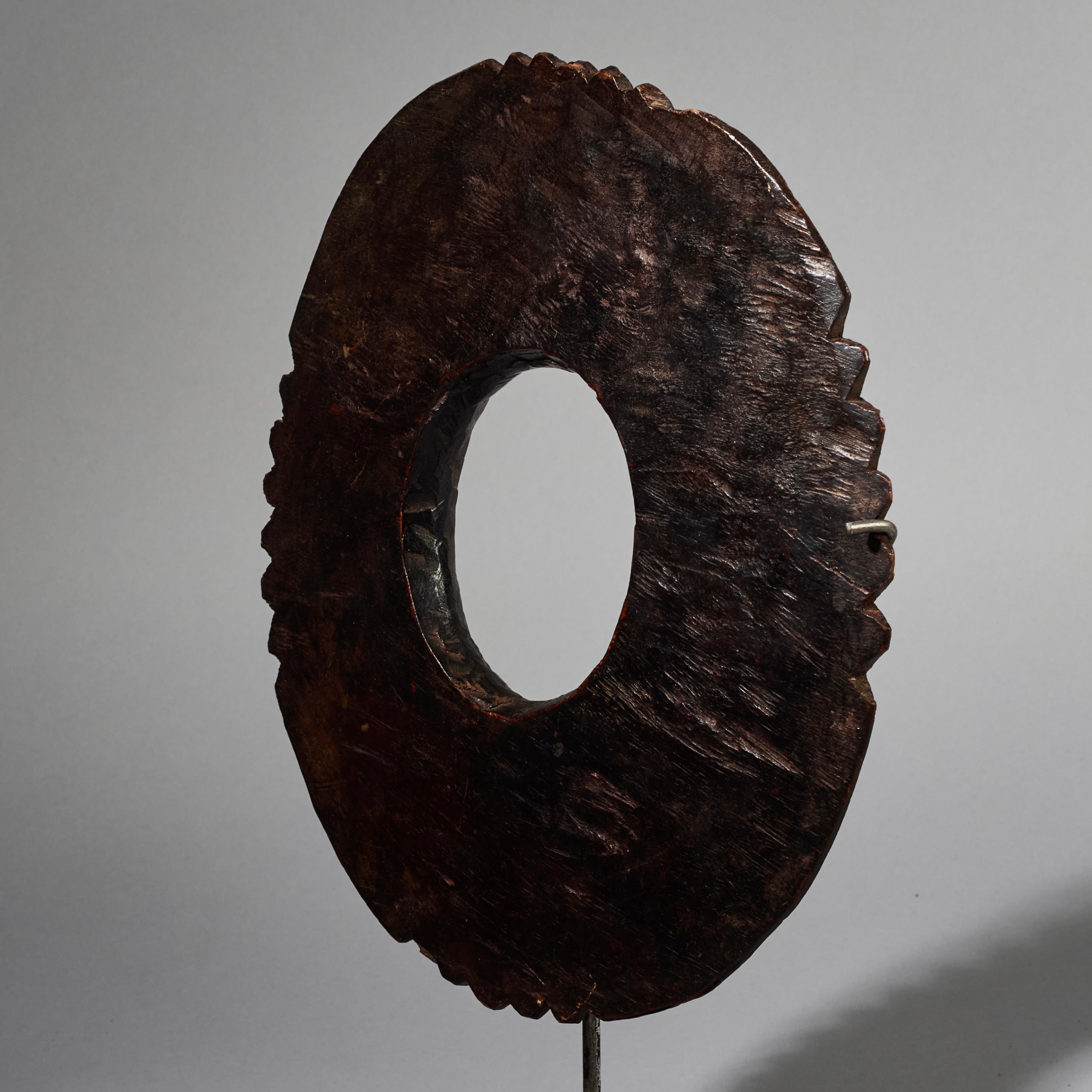 A MASSIVE WOODEN BRACELET FROM GURUNSI TRIBE , BURKINA FASO  ( No 6237 )