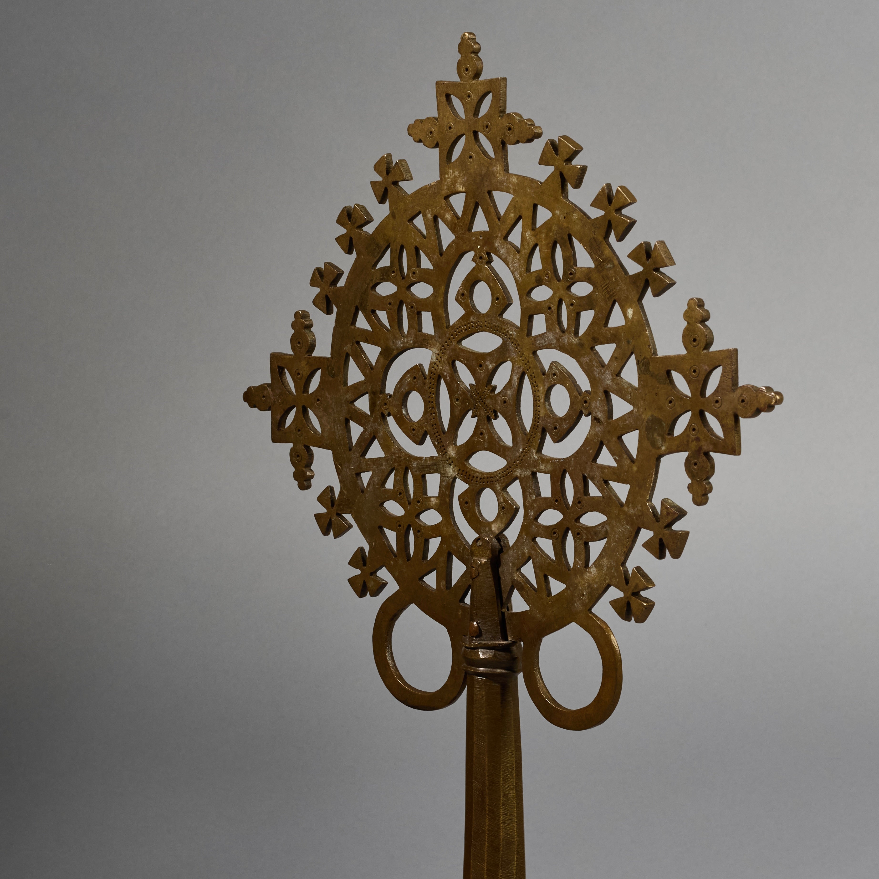 A PRETTY BRASS 18THC PROCESSIONAL CROSS FROM ETHIOPIA , EX UK COLLECTION  ( No 6301)