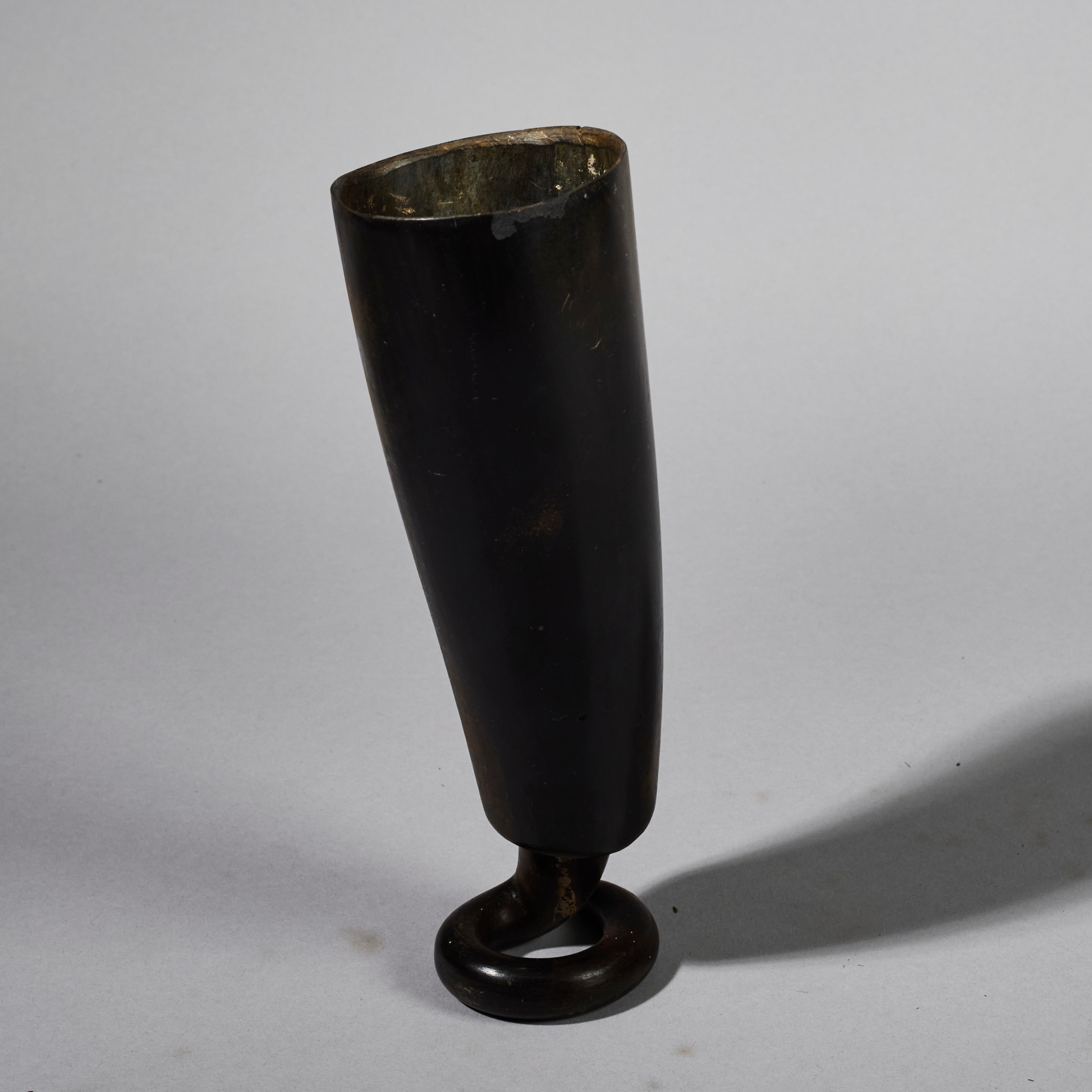 A BEAUTIFULLY PATINATED CEREMONIAL HORN CUP, BAMILEKE TRIBE OF CAMEROON W.AFRICA( No 6239)