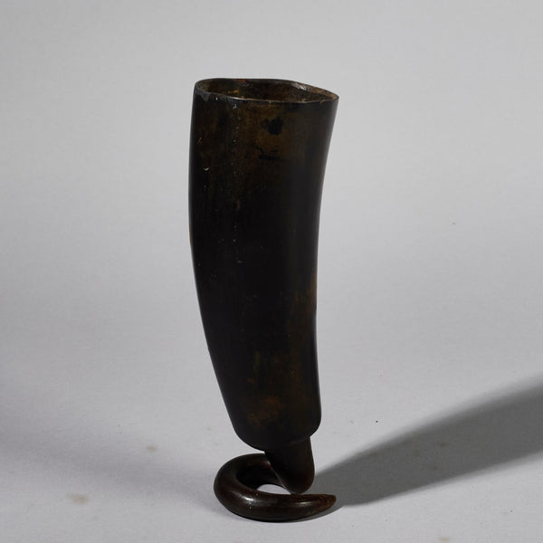 A BEAUTIFULLY PATINATED CEREMONIAL HORN CUP, BAMILEKE TRIBE OF CAMEROON W.AFRICA( No 6239)
