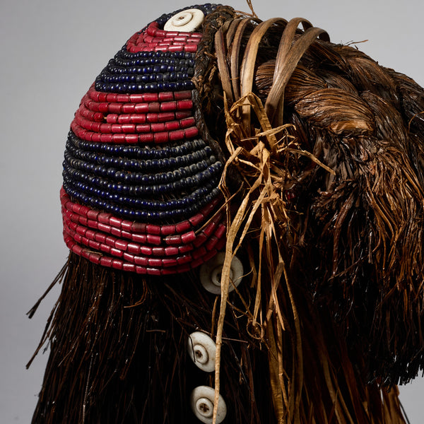 A STUNNING RARE HEADDRESS  WITH NATURAL FIBRE + TRADE BEAD DECORATION, CONGO  EX UK COLLECTION (No 6243 )