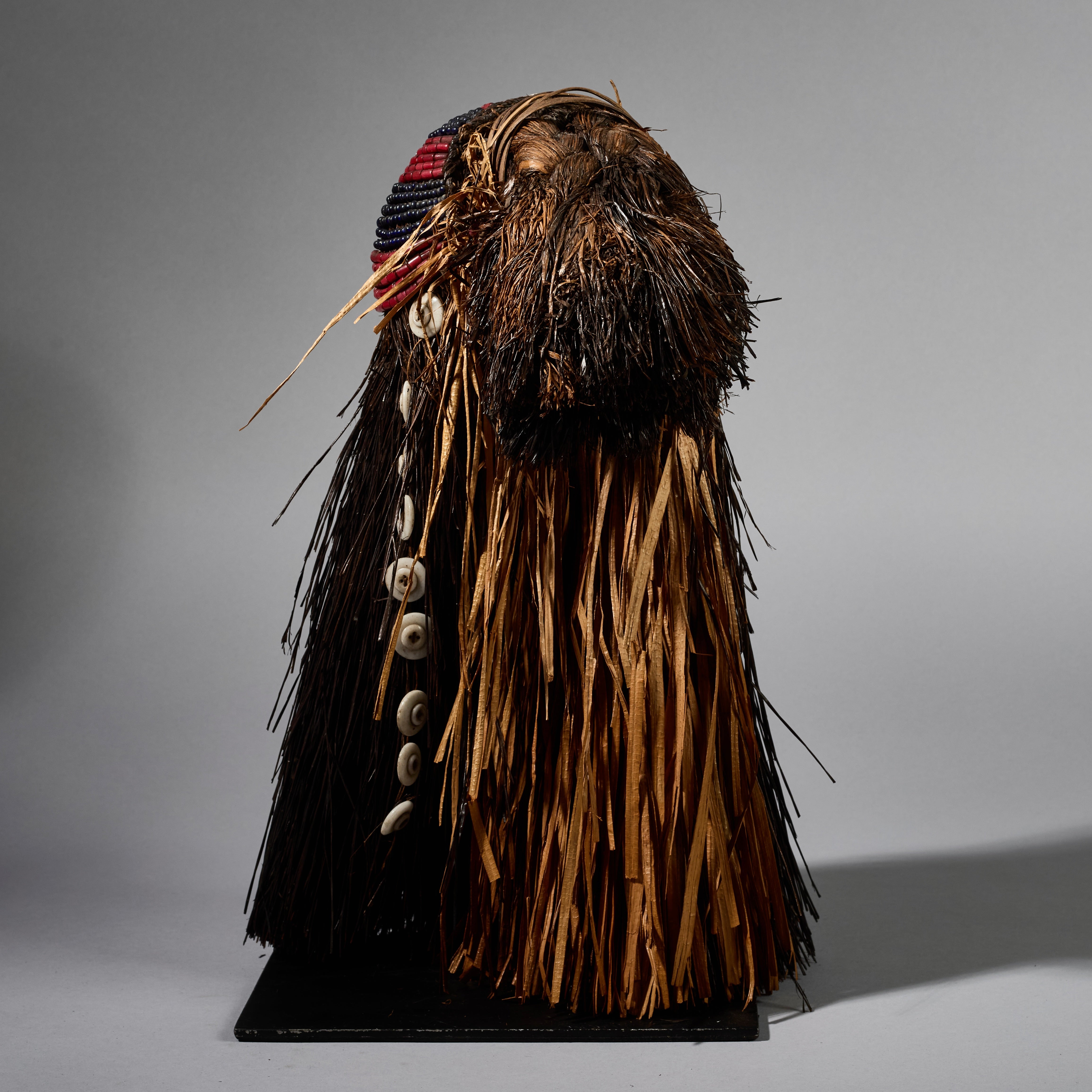A STUNNING RARE HEADDRESS  WITH NATURAL FIBRE + TRADE BEAD DECORATION, CONGO  EX UK COLLECTION (No 6243 )