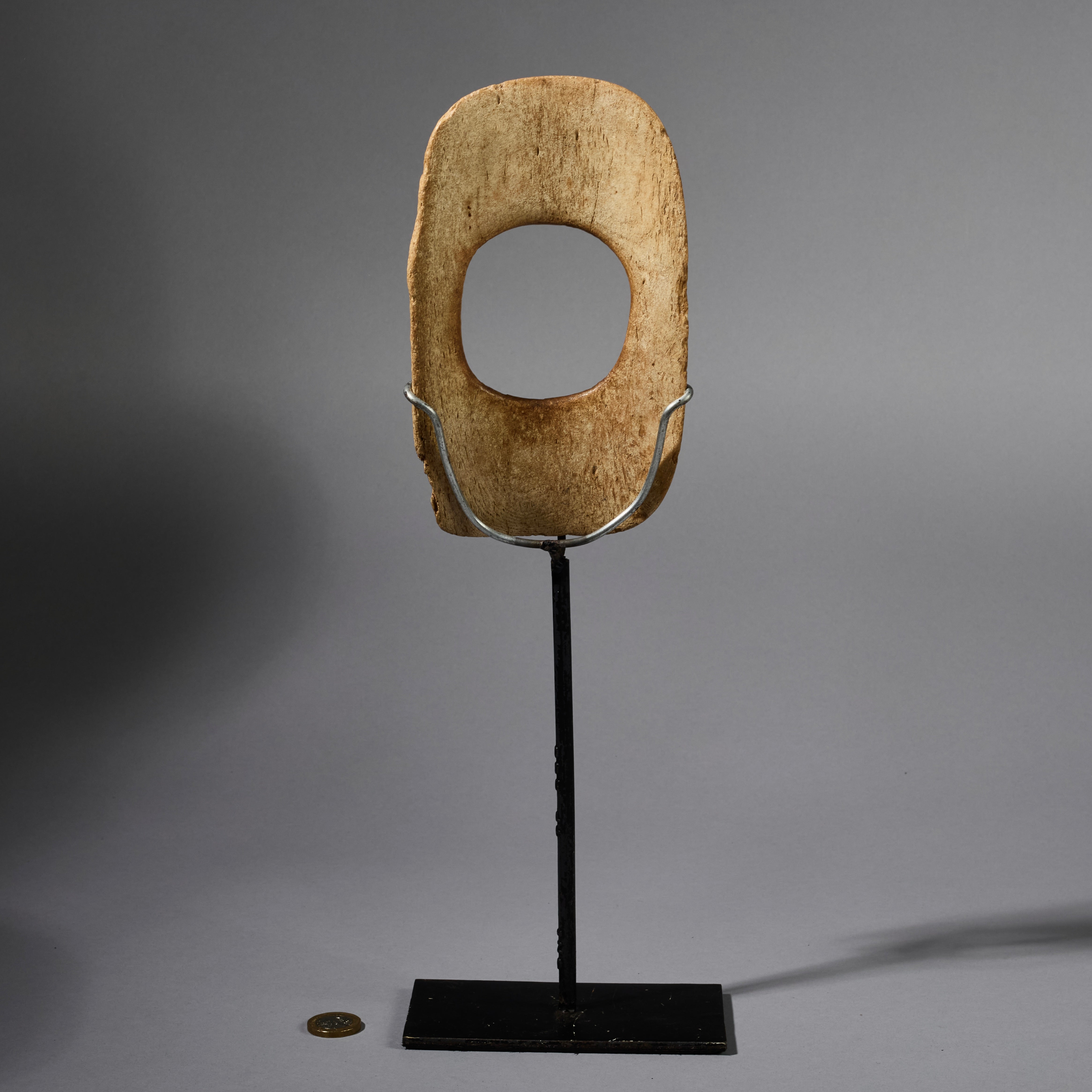 AN ICONIC LARGE BONE  BRACELET FROM GURUNSI TRIBE , BURKINA FASO  ( No 6236