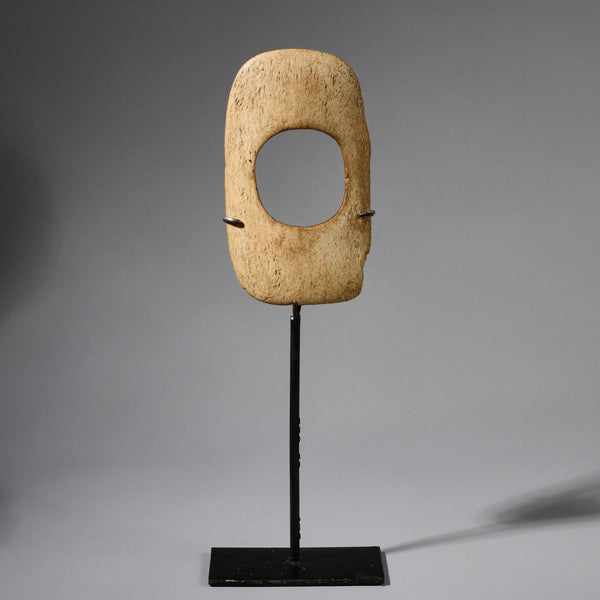 AN ICONIC LARGE BONE  BRACELET FROM GURUNSI TRIBE , BURKINA FASO  ( No 6236