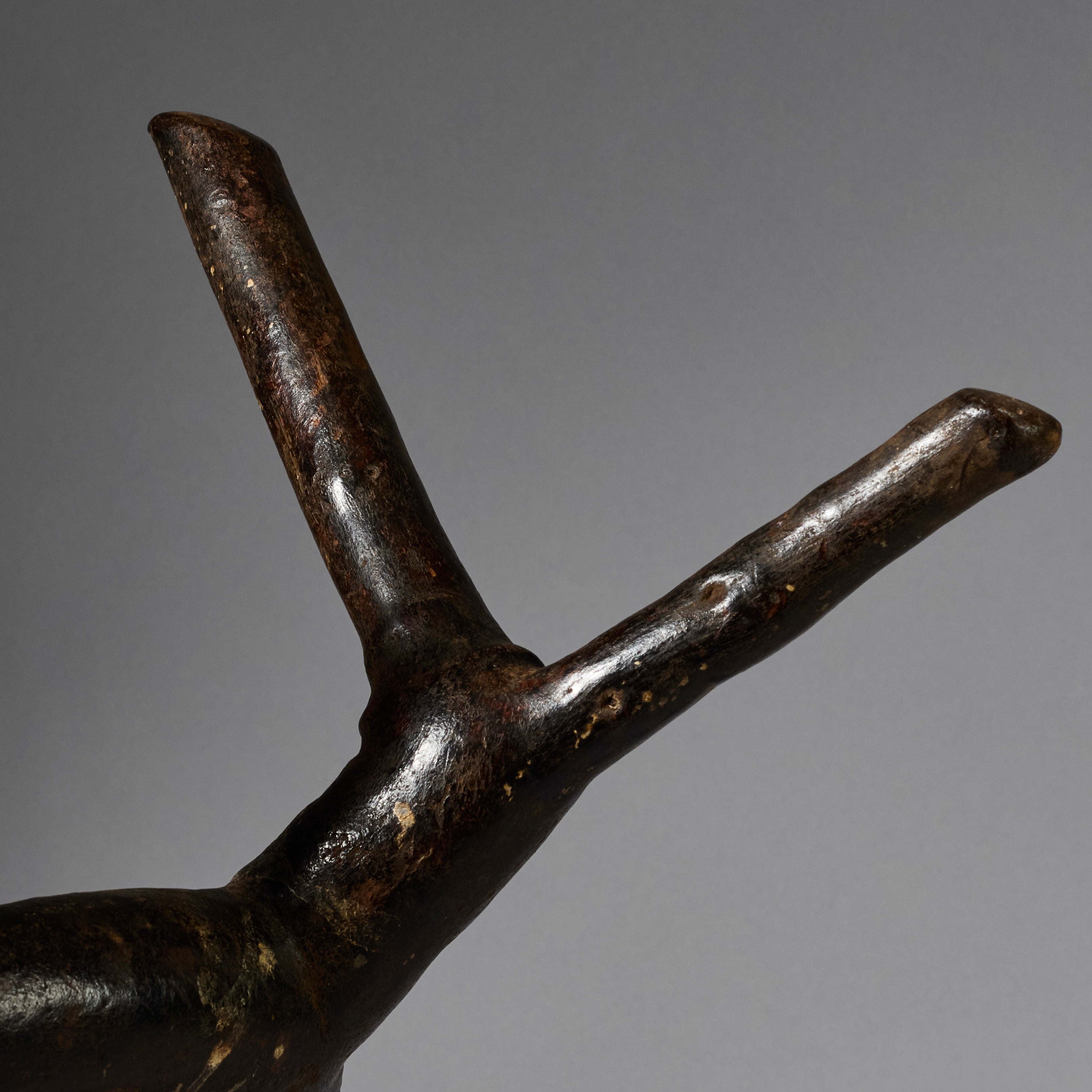 A WELL PATINATED ORGANIC HEADREST FROM THE RENDILLE TRIBE OF KENYA  (No 6240 ))