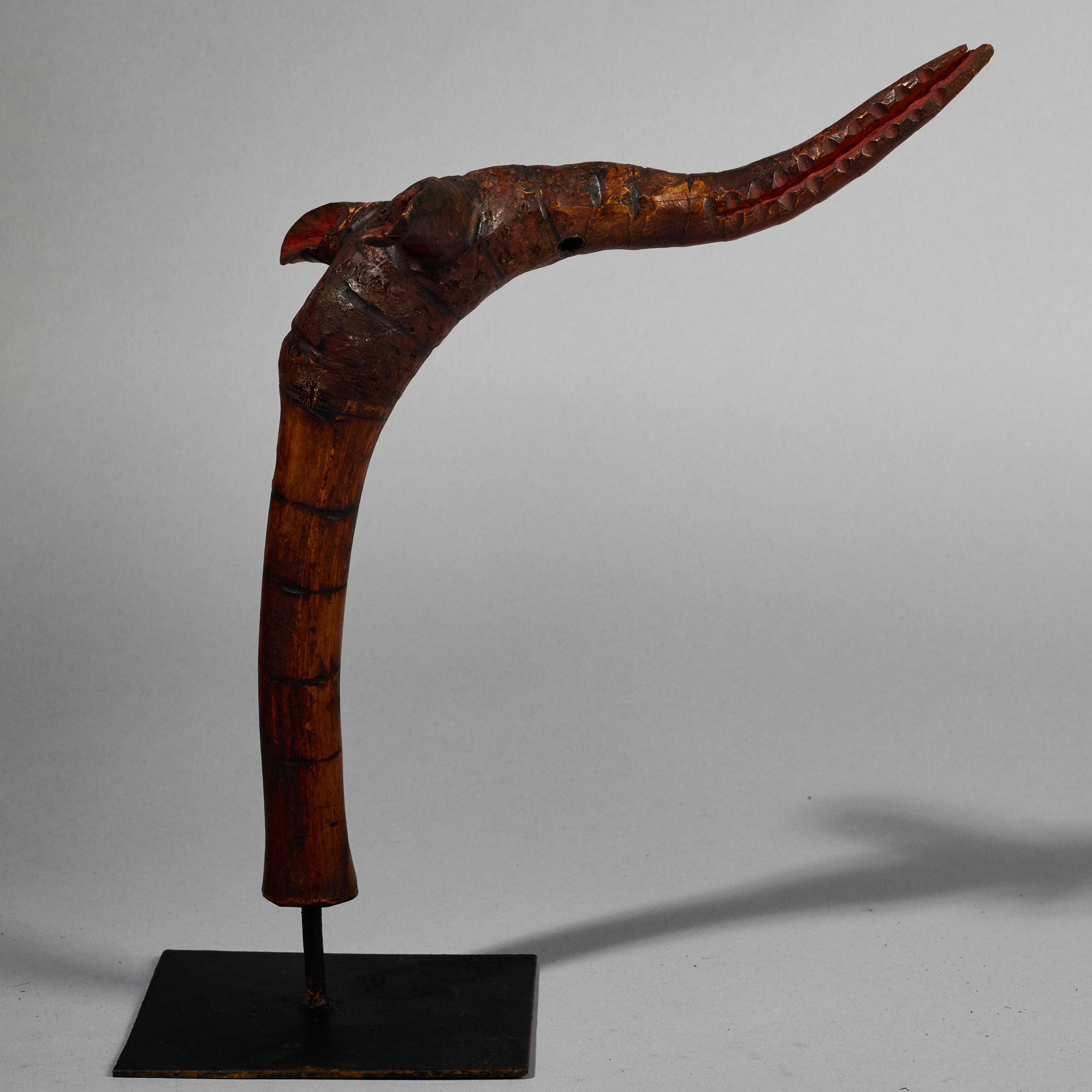 A ZOOMORPHIC STATUE FROM PAPUA NEW GUINEA , PRETTY OCHRE PIGMENTS , TALL 85CM   ( No 6245)