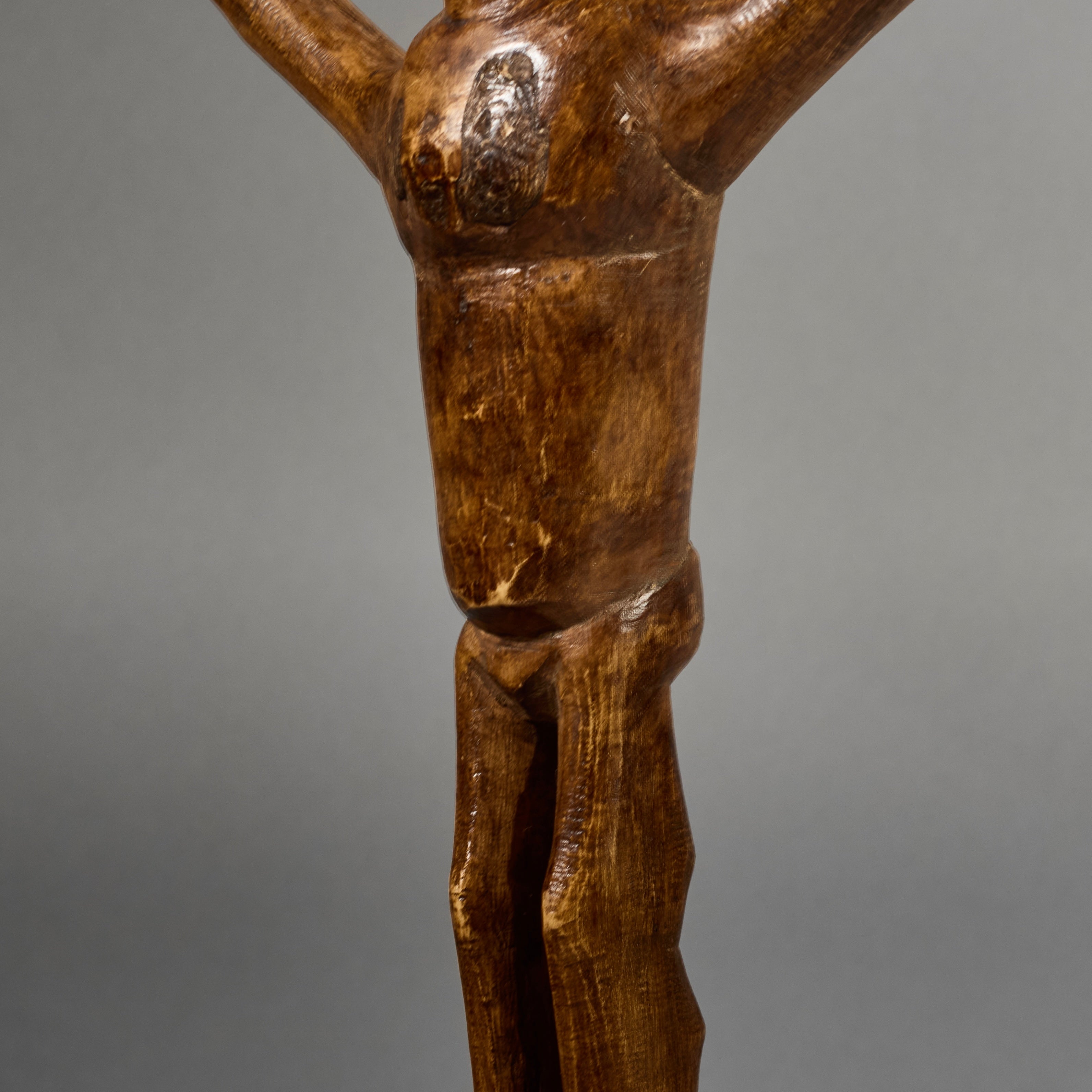 A FINE LOBI STATUE WITH OUTSTRETCHED ARMS (No 6232)
