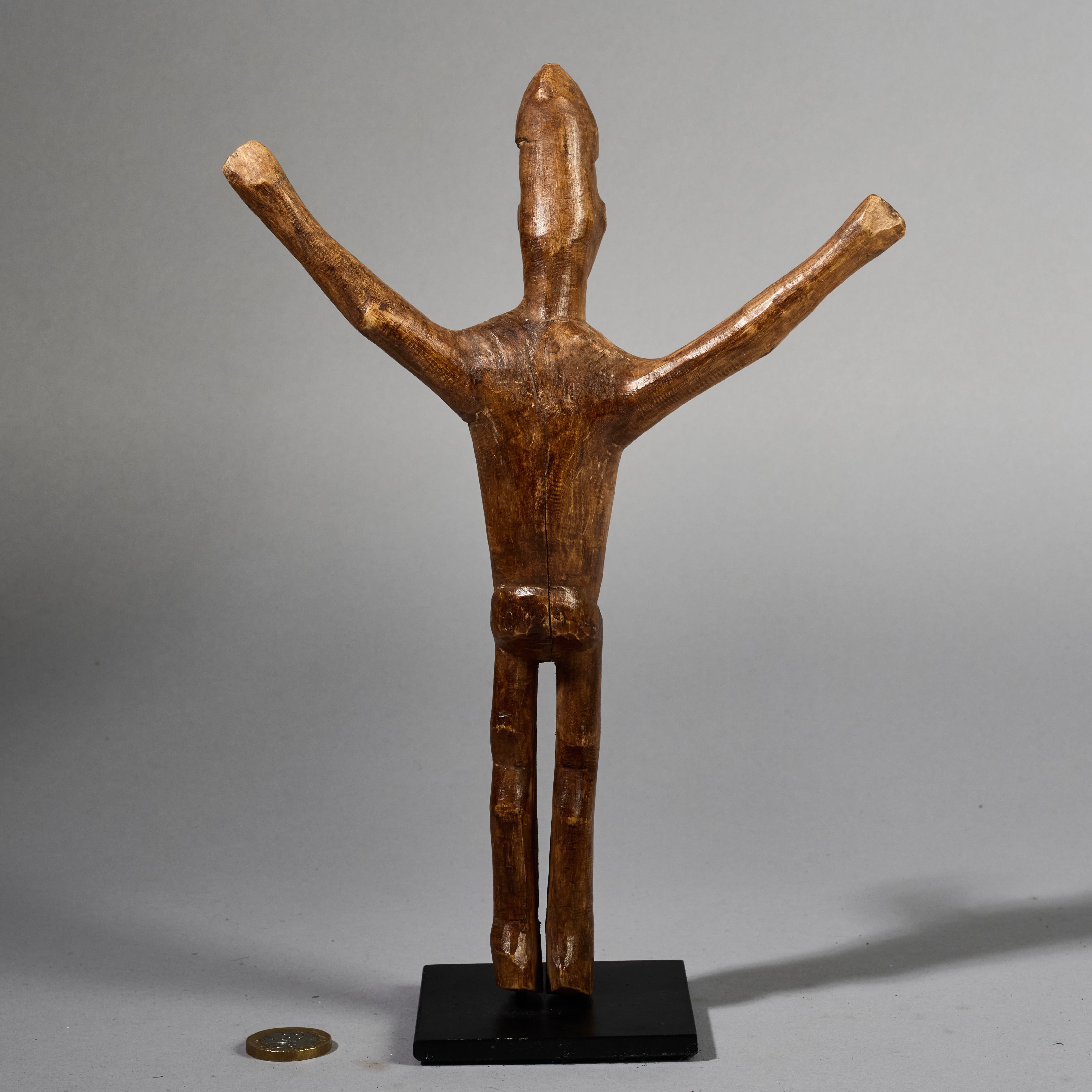 A FINE LOBI STATUE WITH OUTSTRETCHED ARMS (No 6232)