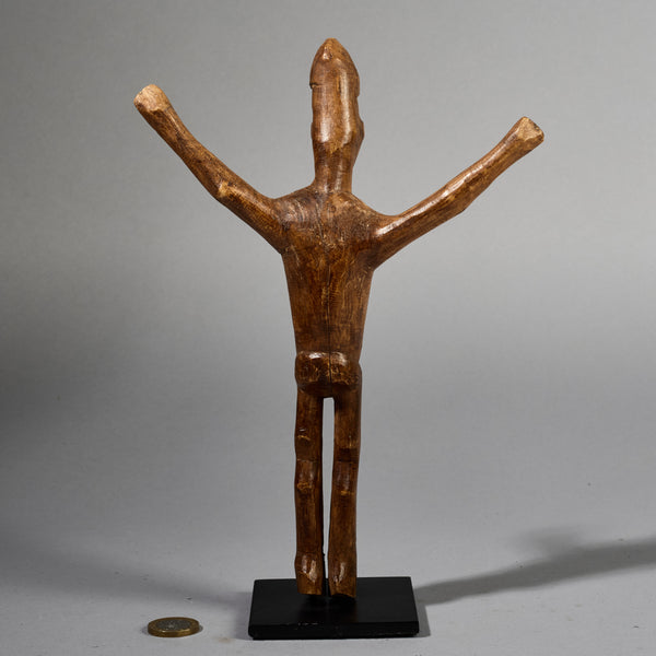 A FINE LOBI STATUE WITH OUTSTRETCHED ARMS (No 6232)