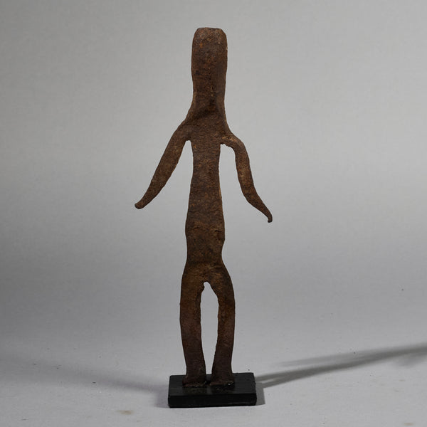 A STRIKING IRON FIGURE FROM LOBI TRIBE BURKINA FASO ( No 5196 )