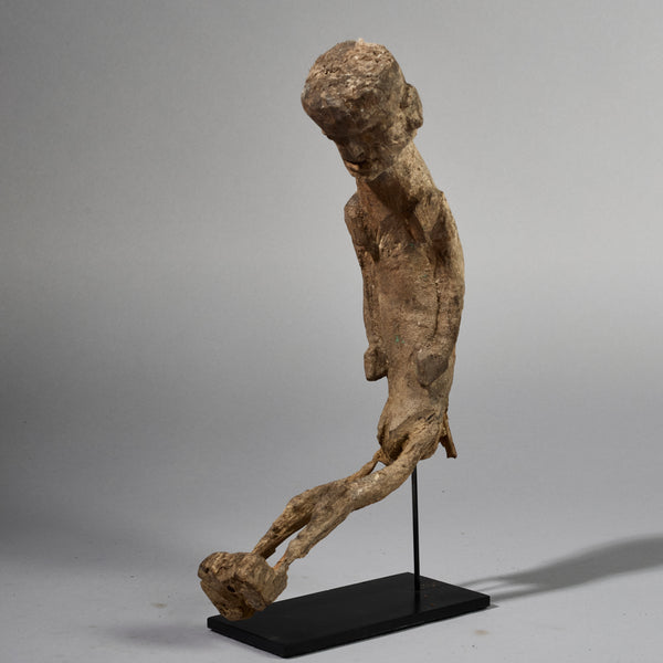 A RARE SEATED LOBI THIL FIGURE, BURKINA FASO ( No 6231)