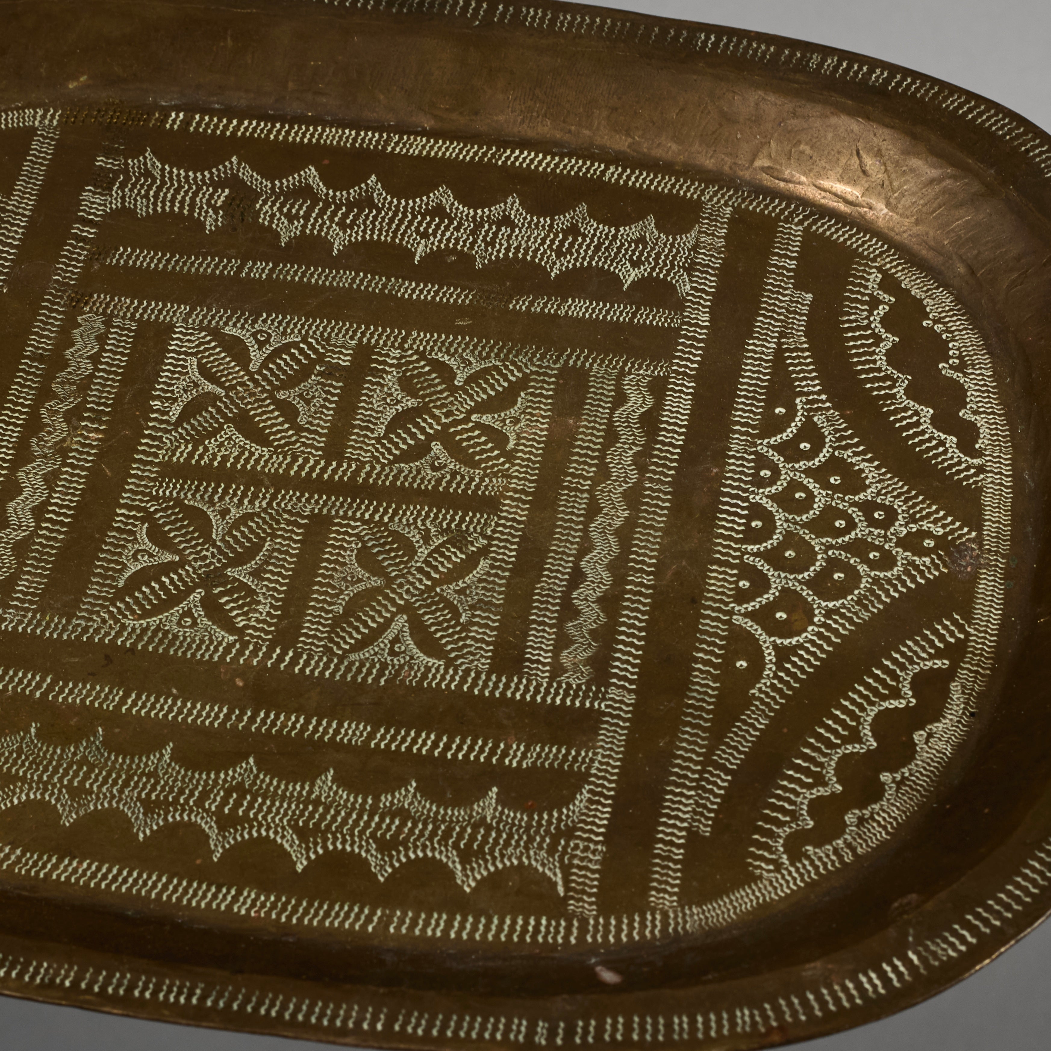 A SOPHISTICATED BRONZE PRESTIGE PLATE FROM NIGERIA  W.AFRICA( No 5253 )