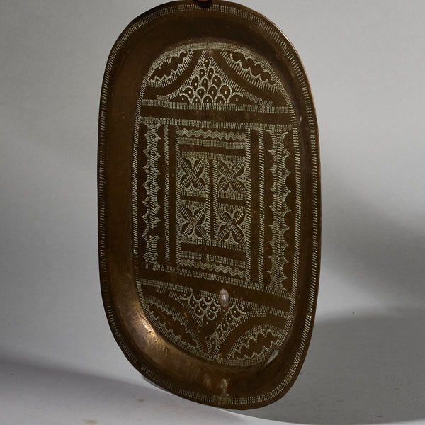A SOPHISTICATED BRONZE PRESTIGE PLATE FROM NIGERIA  W.AFRICA( No 5253 )